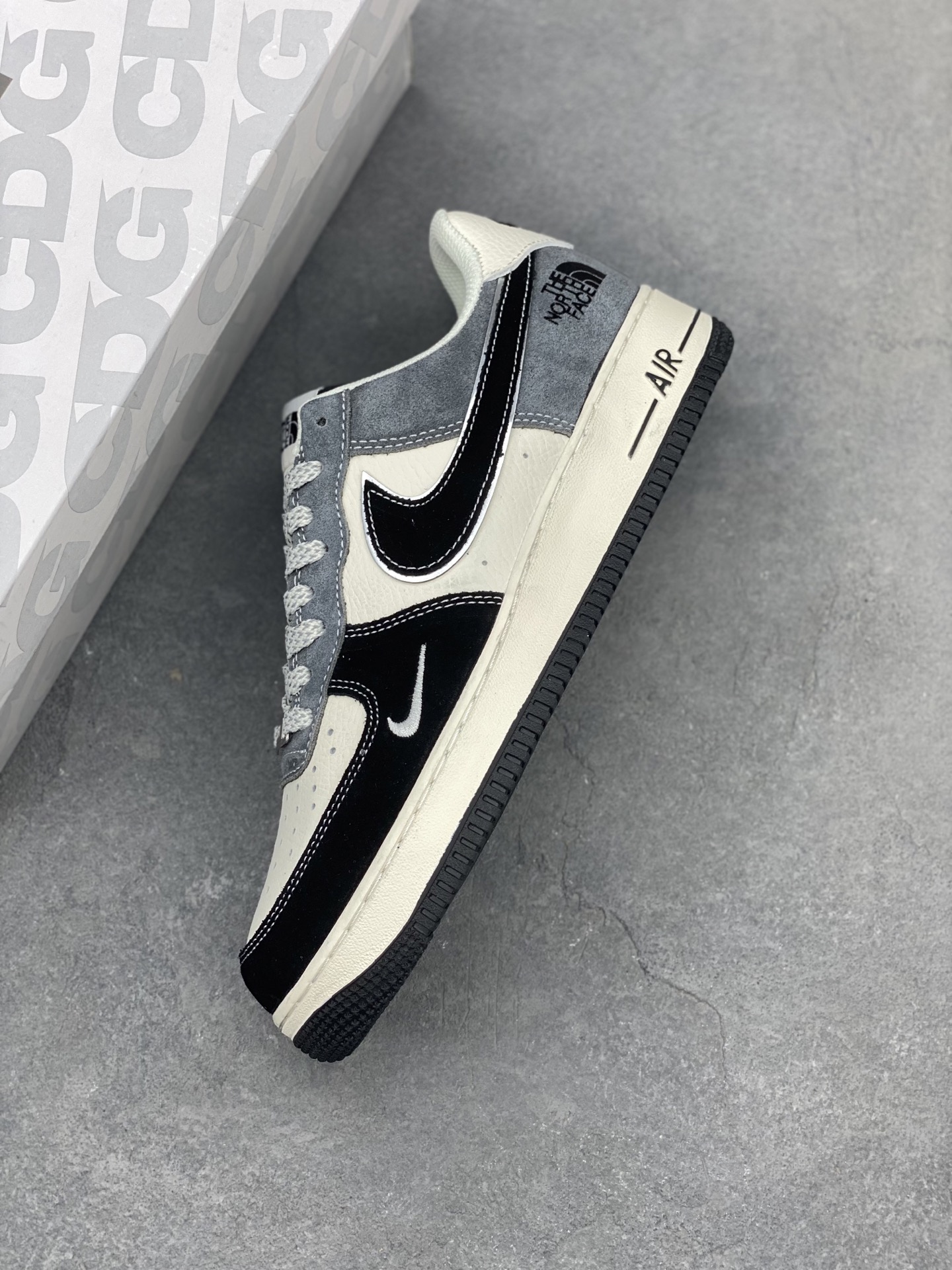 Nike Air Force 1 '07 Low x The North Face Black Beige Gray Sneakers 8 i1746736821537 3321 0 6