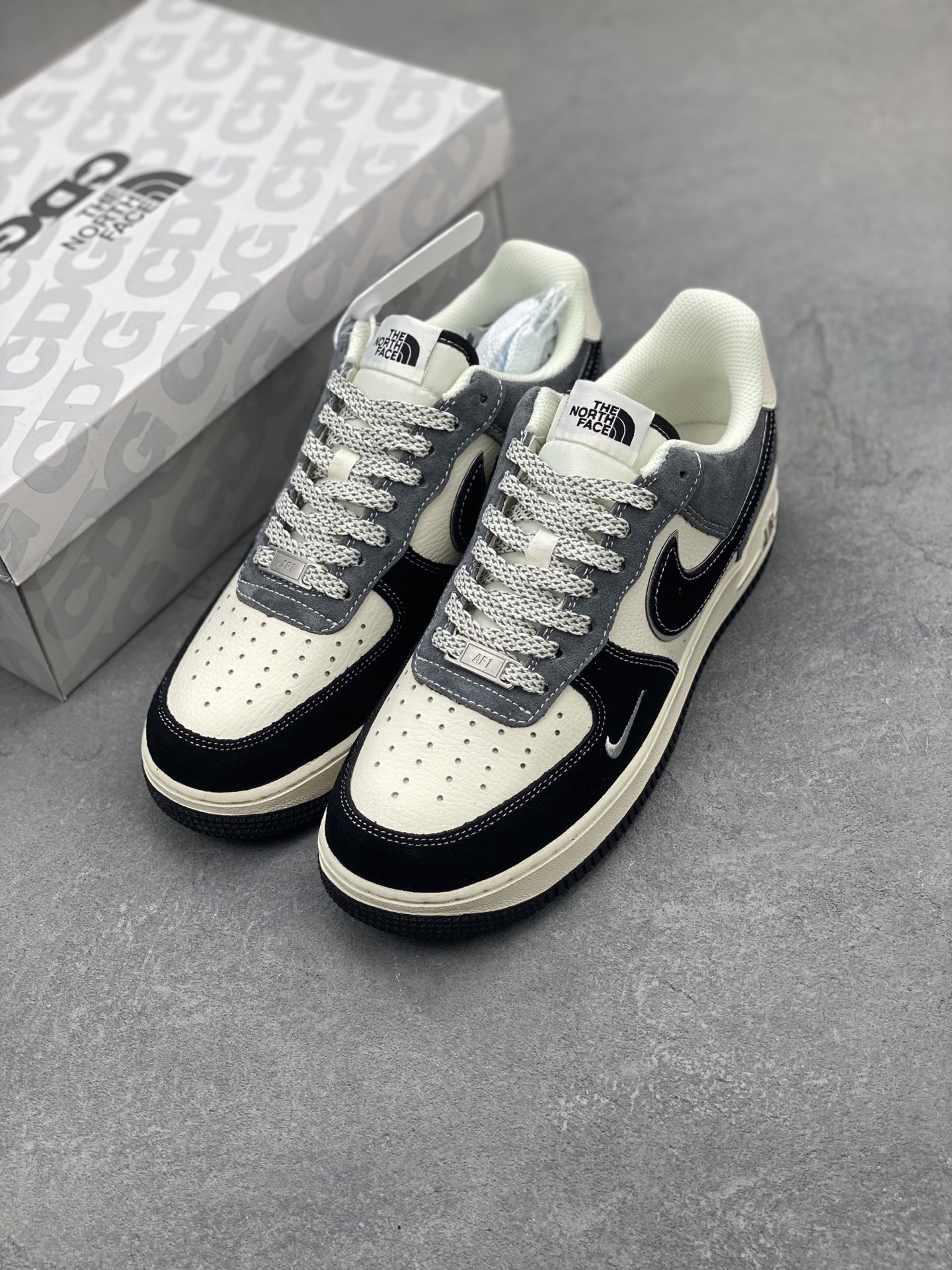 Nike Air Force 1 '07 Low x The North Face Black Beige Gray Sneakers 9 i1746736821649 6930 0 7