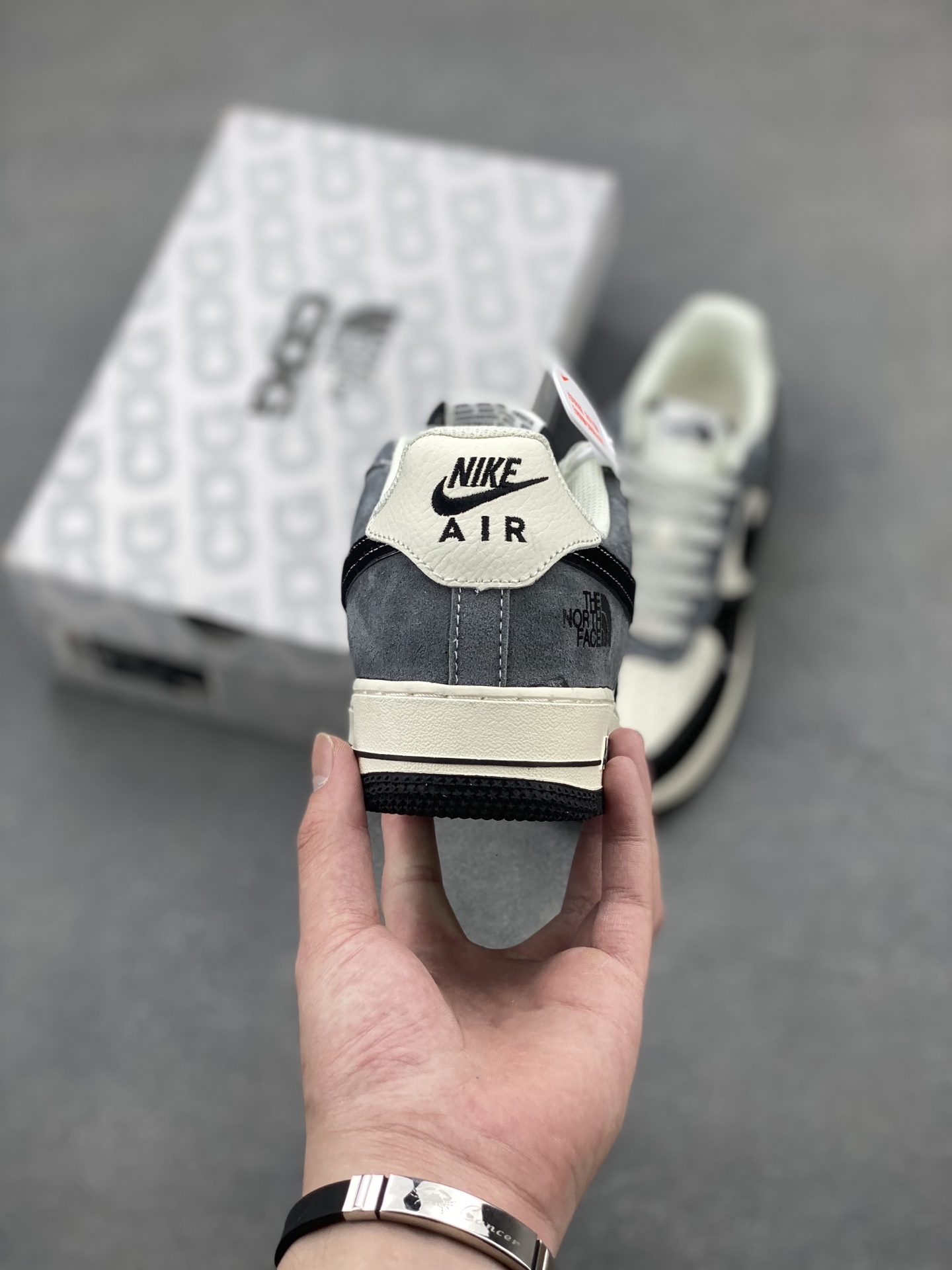 Nike Air Force 1 '07 Low x The North Face Black Beige Gray Sneakers 5 i1746736821727 2007 0 3