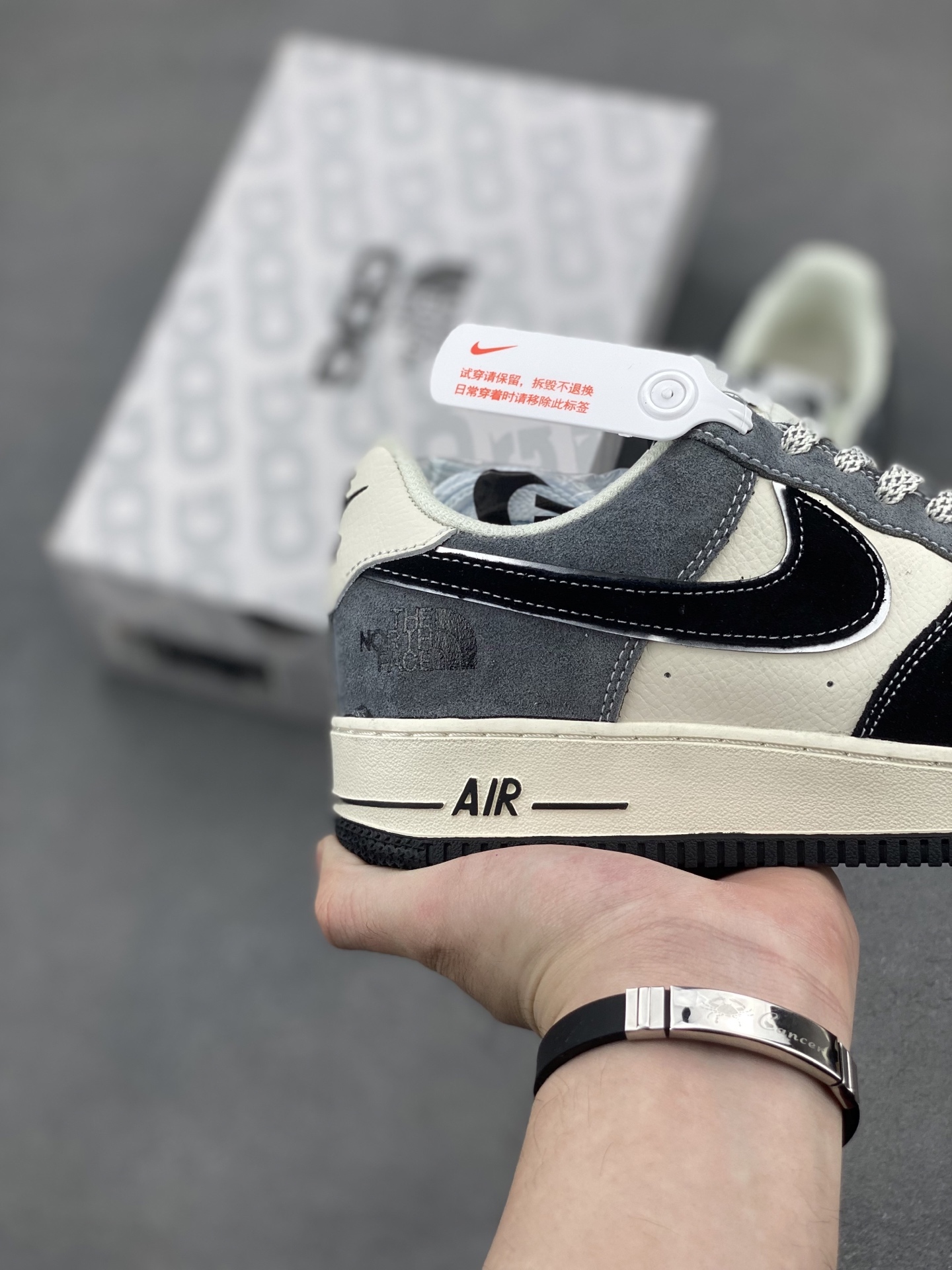 Nike Air Force 1 '07 Low x The North Face Black Beige Gray Sneakers 6 i1746736826733 9425 0 4