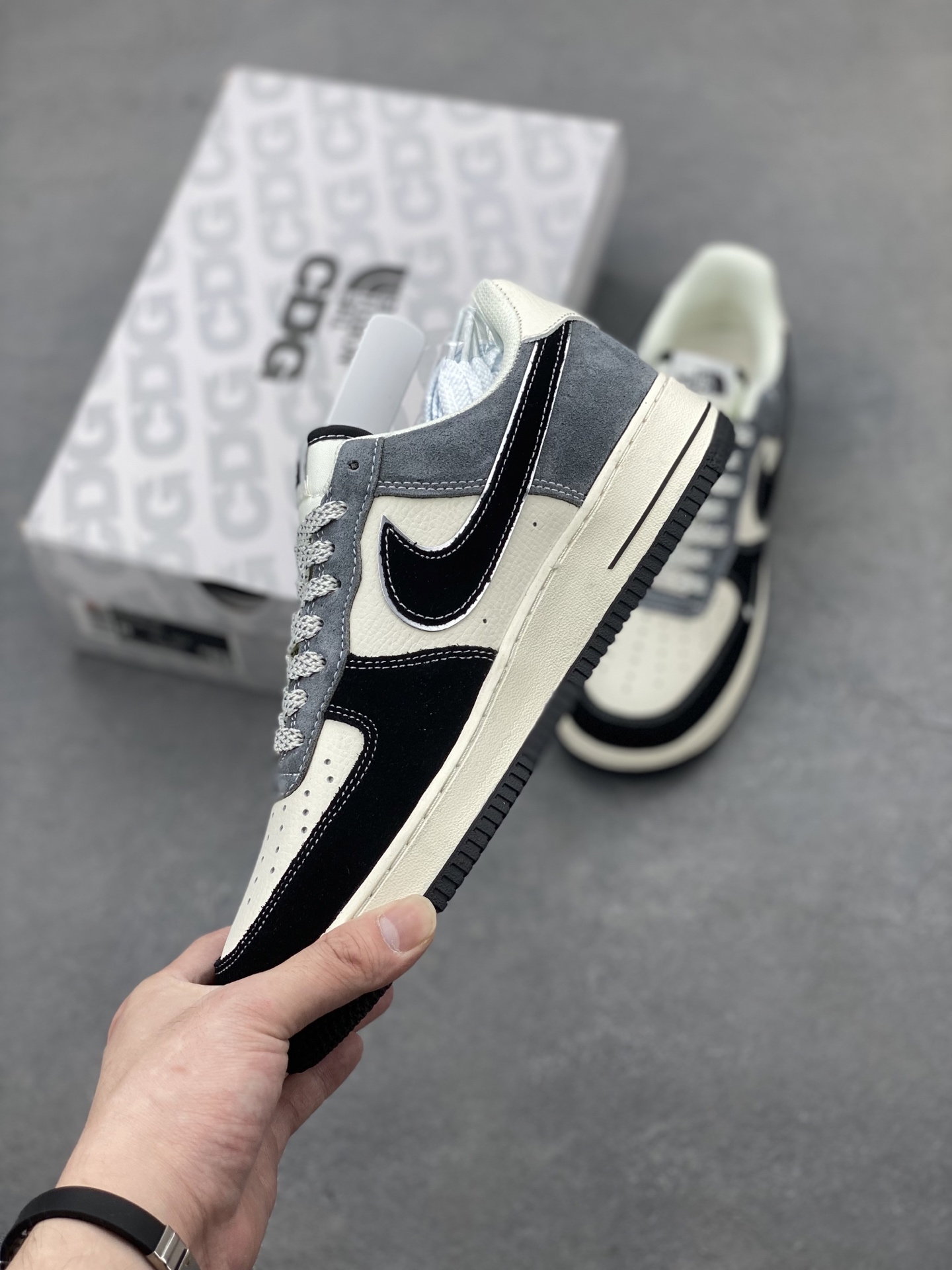 Nike Air Force 1 '07 Low x The North Face Black Beige Gray Sneakers 4 i1746736826818 552 0 2