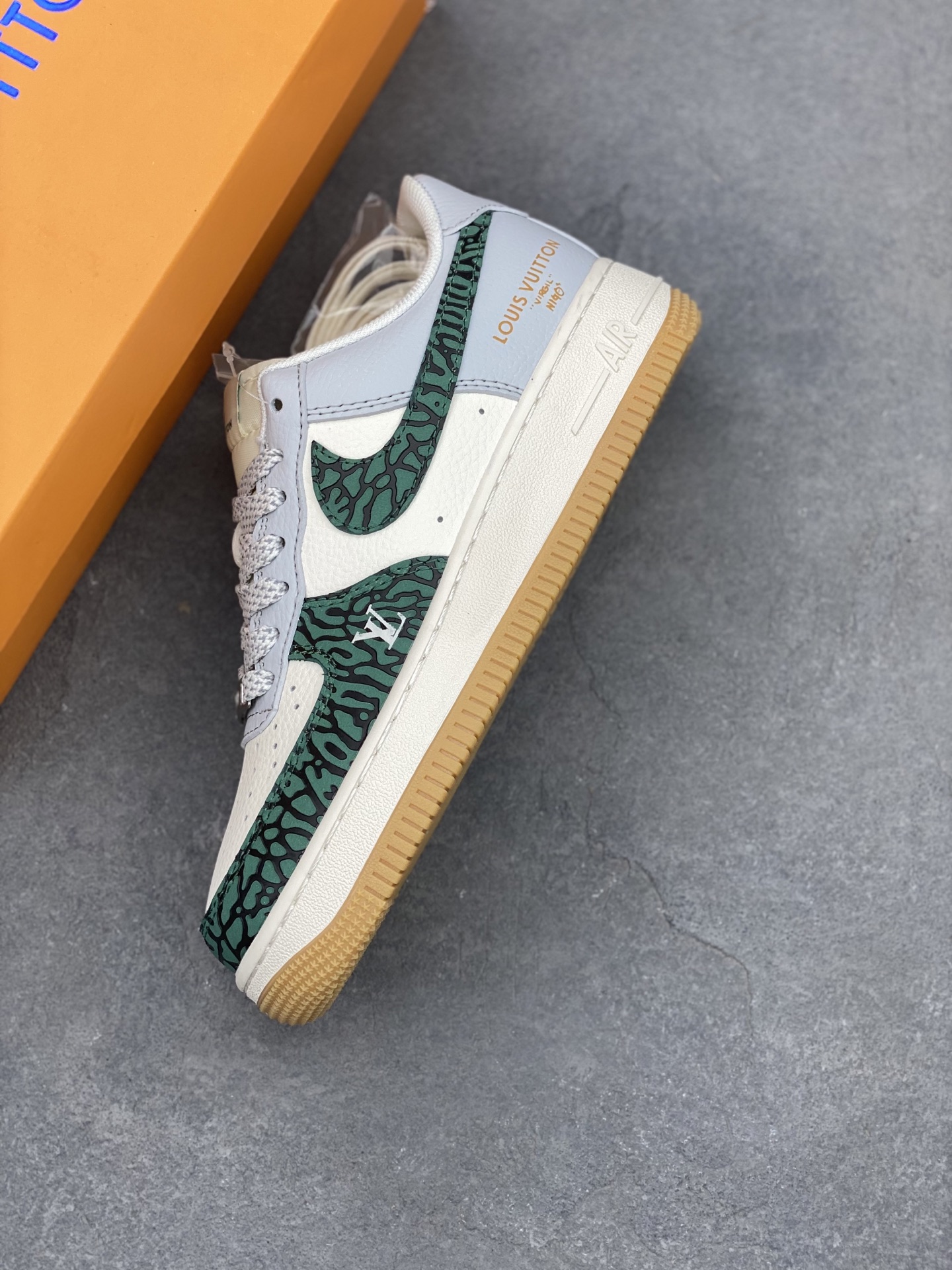 Nike Air Force 1 '07 Low Louis Vuitton Green Stone Sneakers - Limited Edition 8 i1746736875097 7172 0 6