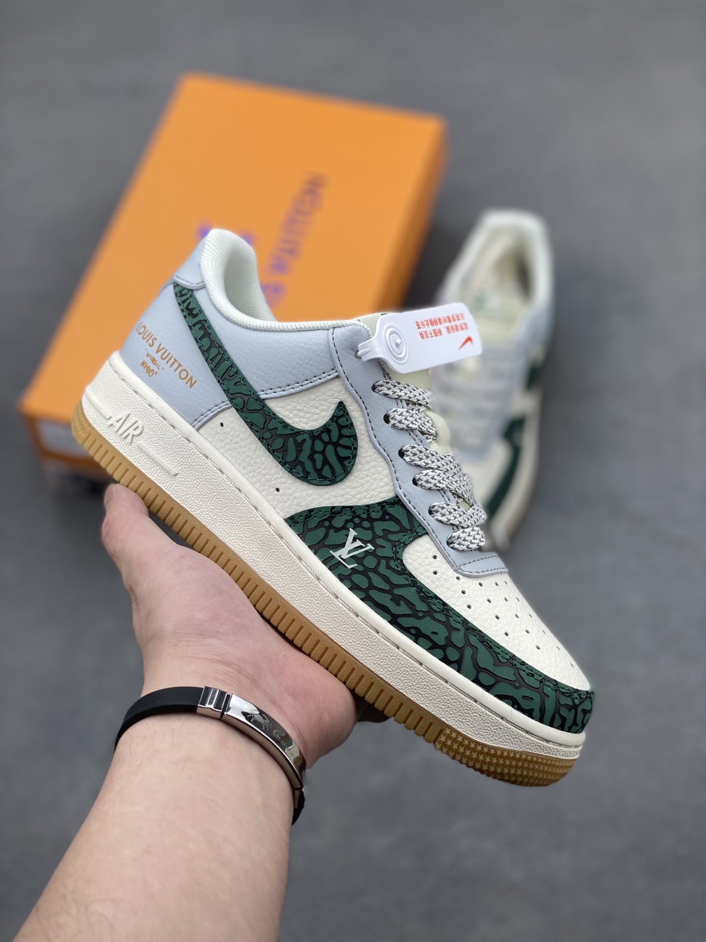 Nike Air Force 1 '07 Low Louis Vuitton Green Stone Sneakers - Limited Edition 2 i1746736879966 9510 0 0