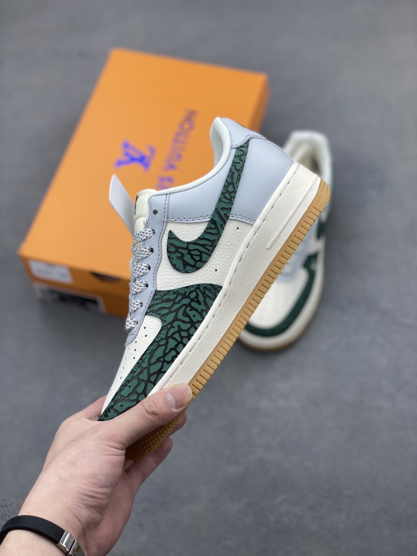 Nike Air Force 1 '07 Low Louis Vuitton Green Stone Sneakers - Limited Edition 4 i1746736879994 2367 0 2