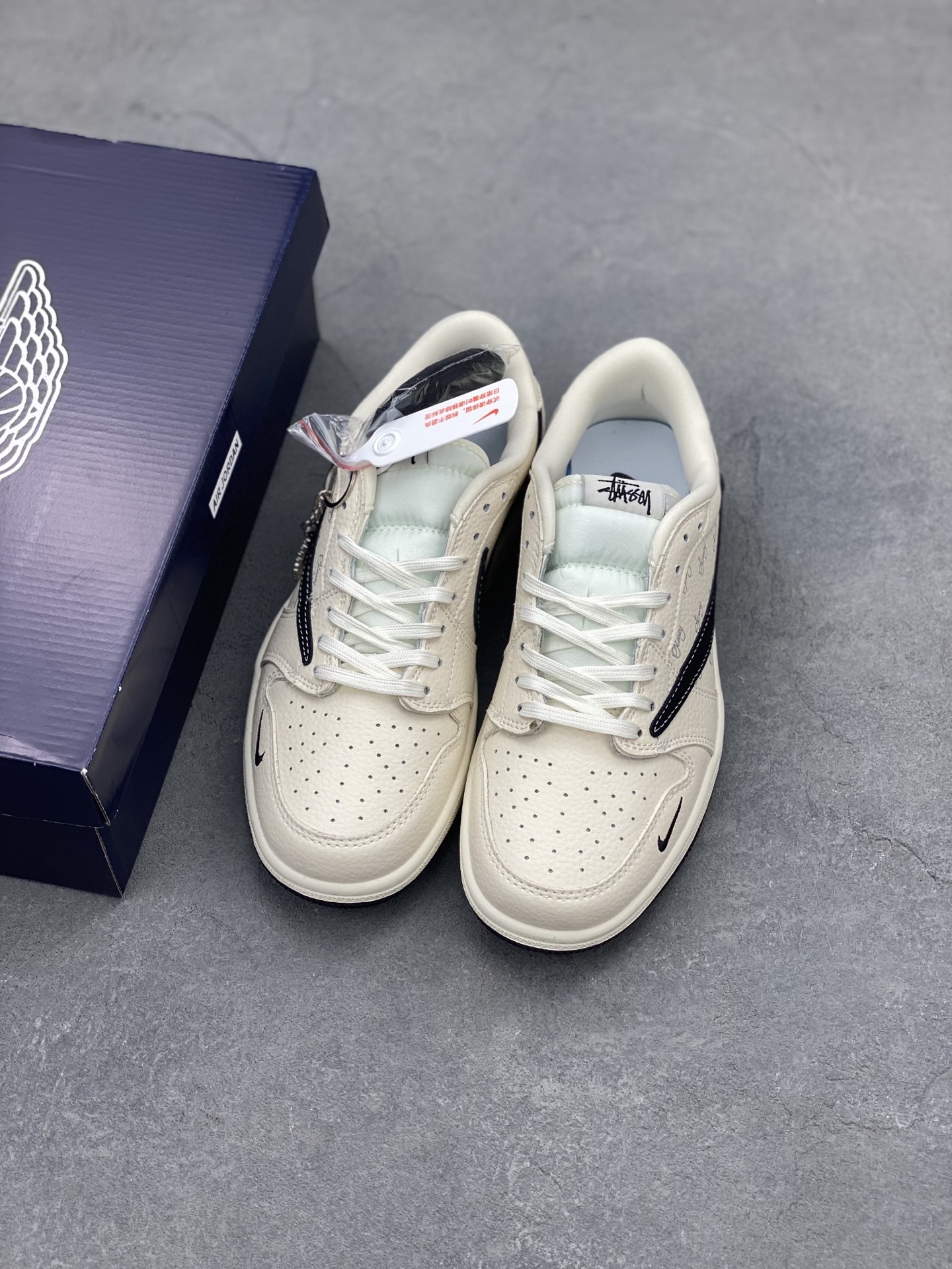 Nike Air Jordan 1 Low x Travis Scott x Stussy 'White Black' Sneakers 8 i1746737736461 6224 0 7
