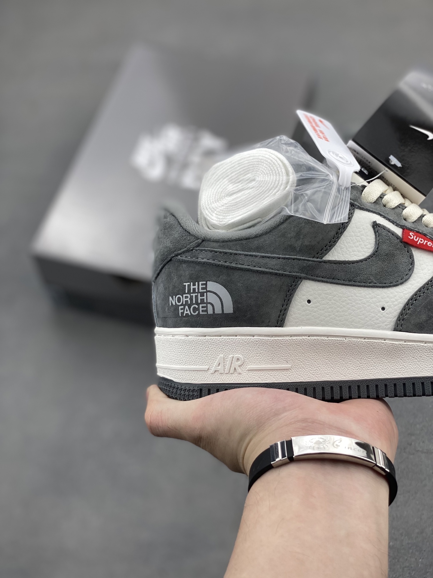 Nike Air Force 1 Low The North Face Supreme - Versatile Sneakers 6 i1746815221231 2385 0 4
