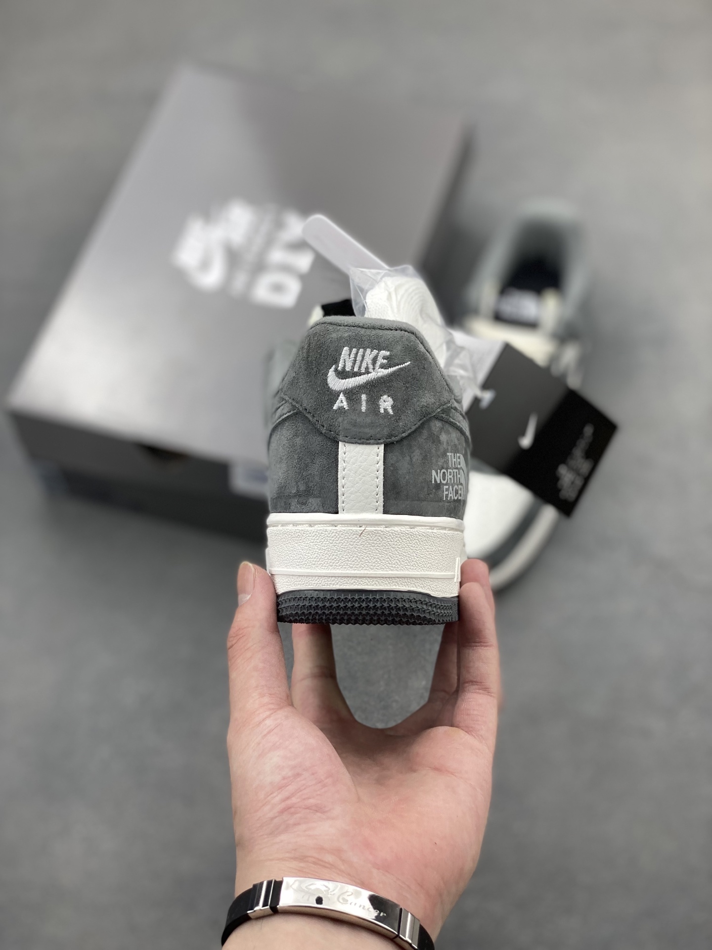 Nike Air Force 1 Low The North Face Supreme - Versatile Sneakers 5 i1746815221231 5100 0 3