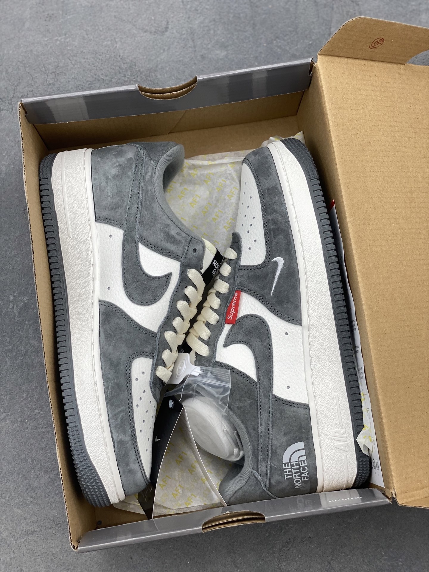 Nike Air Force 1 Low The North Face Supreme - Versatile Sneakers 10 i1746815227917 2698 0 8