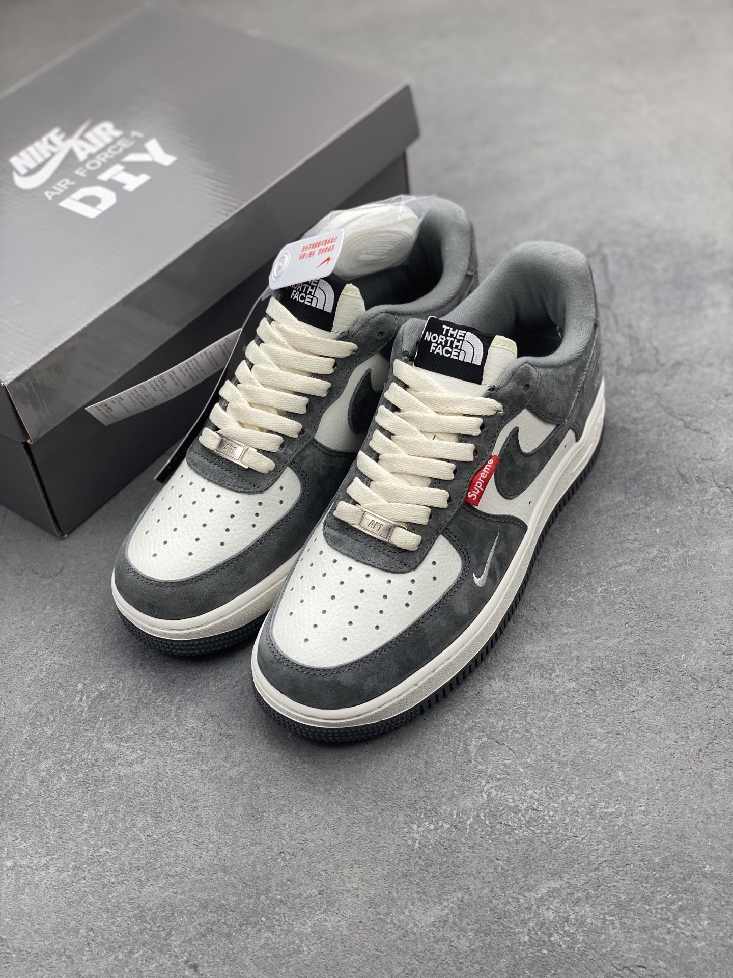 Nike Air Force 1 Low The North Face Supreme - Versatile Sneakers 9 i1746815227938 57 0 7