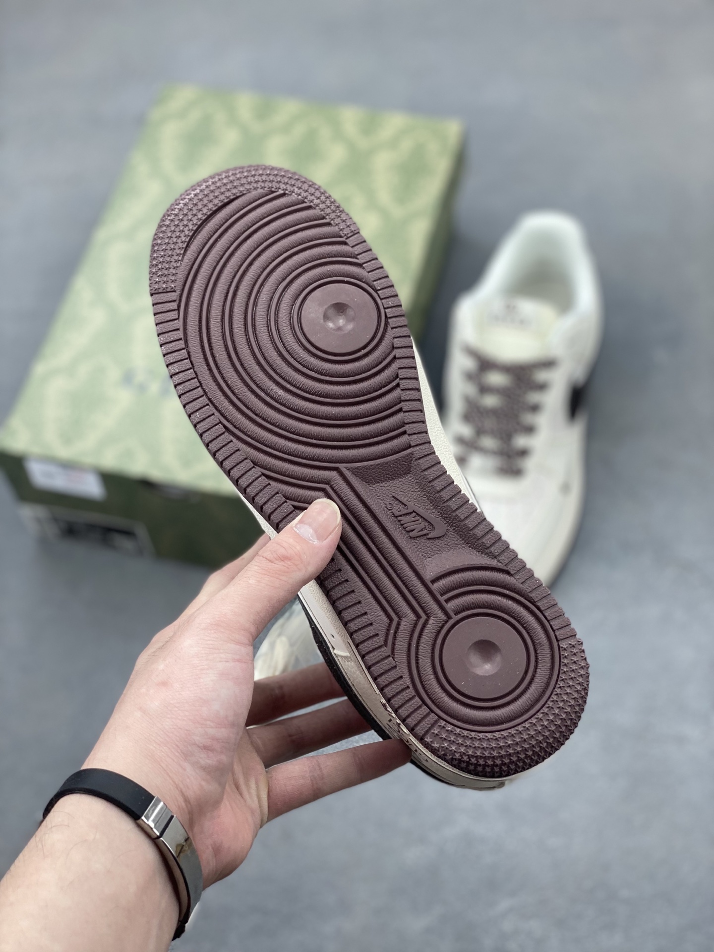 Nike Air Force 1 '07 Low Gucci Collaboration Sneakers with Full Sole Cushioning 7 i1746905713445 8663 0 5