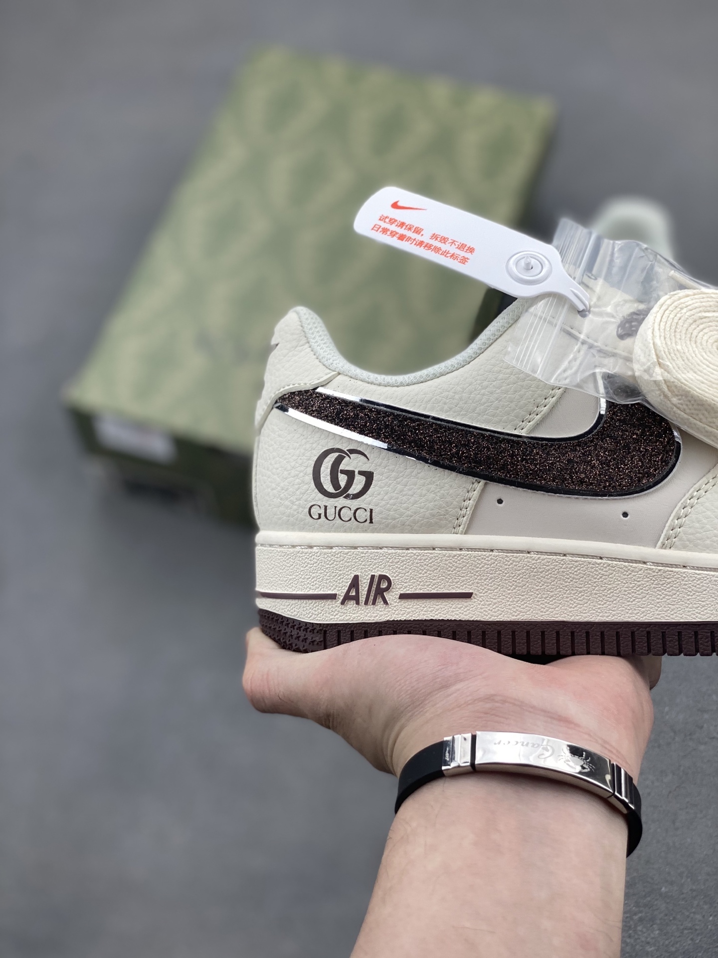 Nike Air Force 1 '07 Low Gucci Collaboration Sneakers with Full Sole Cushioning 6 i1746905713511 8001 0 4