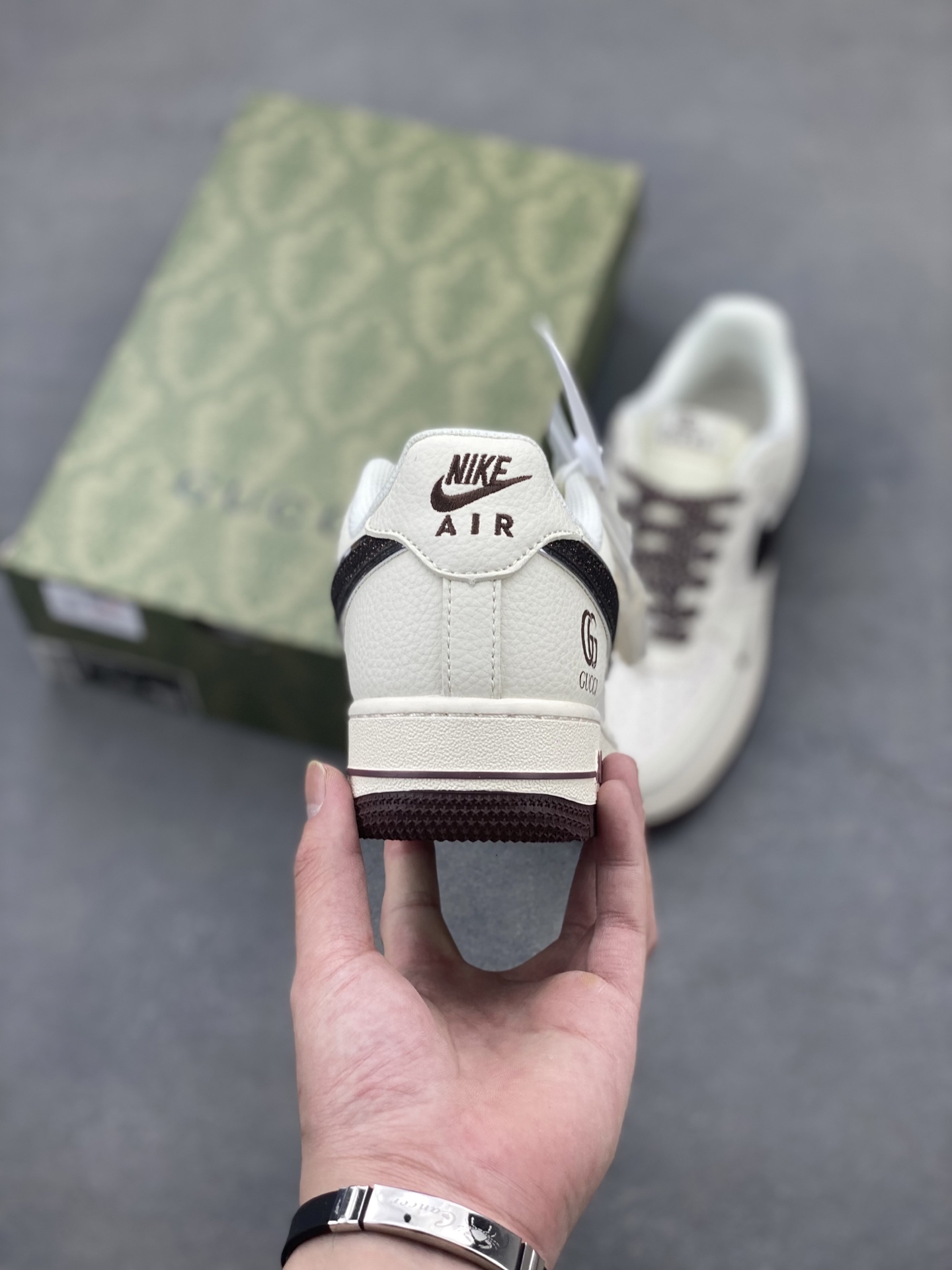 Nike Air Force 1 '07 Low Gucci Collaboration Sneakers with Full Sole Cushioning 5 i1746905713592 4581 0 3