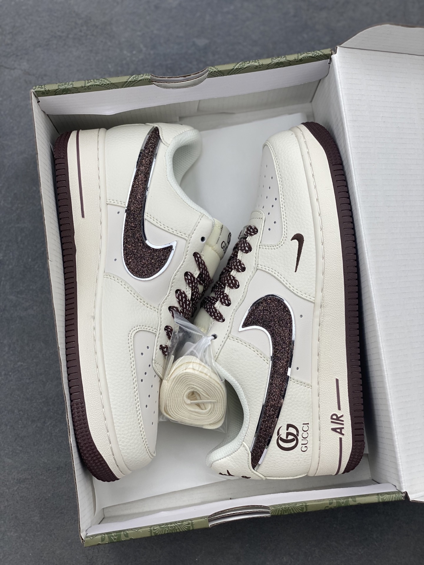 Nike Air Force 1 '07 Low Gucci Collaboration Sneakers with Full Sole Cushioning 10 i1746905725316 1604 0 8