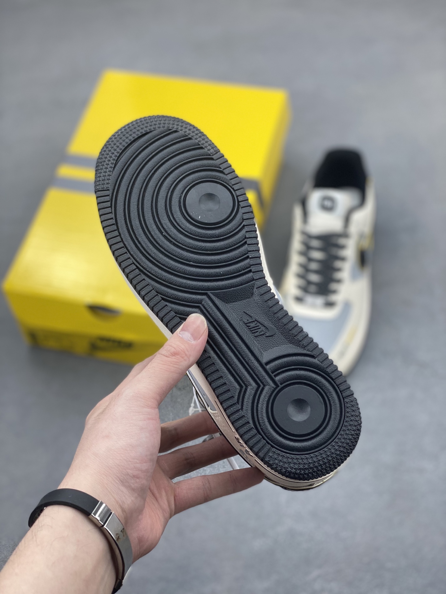 Nike Air Force 1 '07 Low Sneakers - Limited Edition, Premium Comfort 7 i1746993047850 7351 0 5