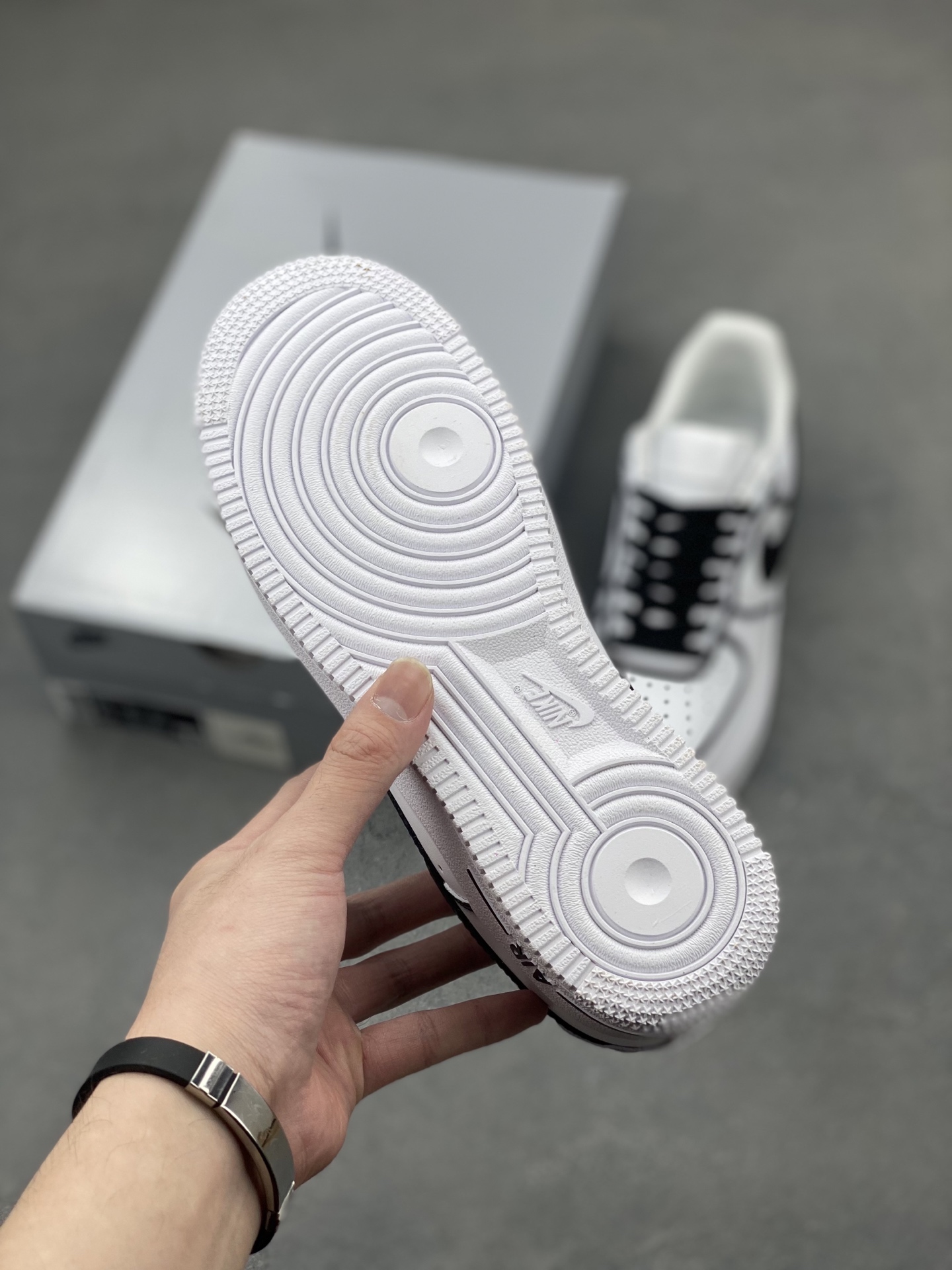 Nike Air Force 1 '07 Low White/Black Stitching Sneakers - Limited Edition 7 i1746993158887 5911 0 5