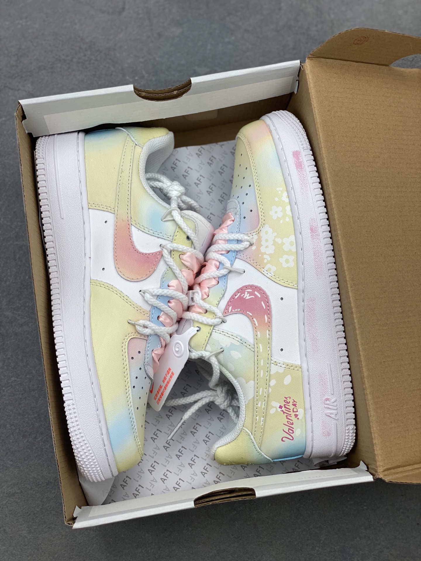 Nike Air Force 1 '07 Low Valentine's Day Edition - Limited Release 10 i1746993497632 5390 0 8