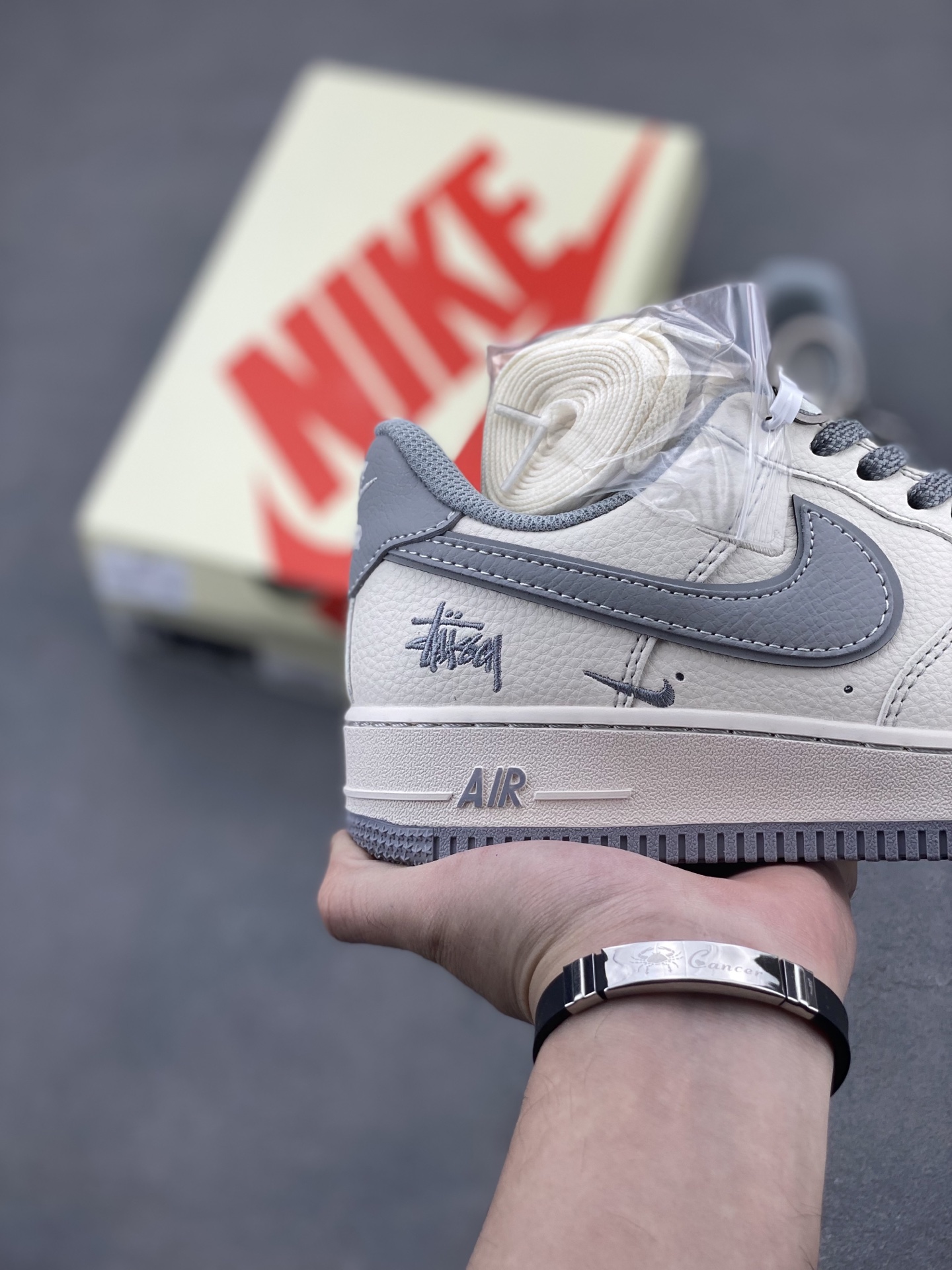 Nike Air Force 1 '07 Low Stussy Fossil Stone Sneakers 6 i1746993602445 2374 0 4