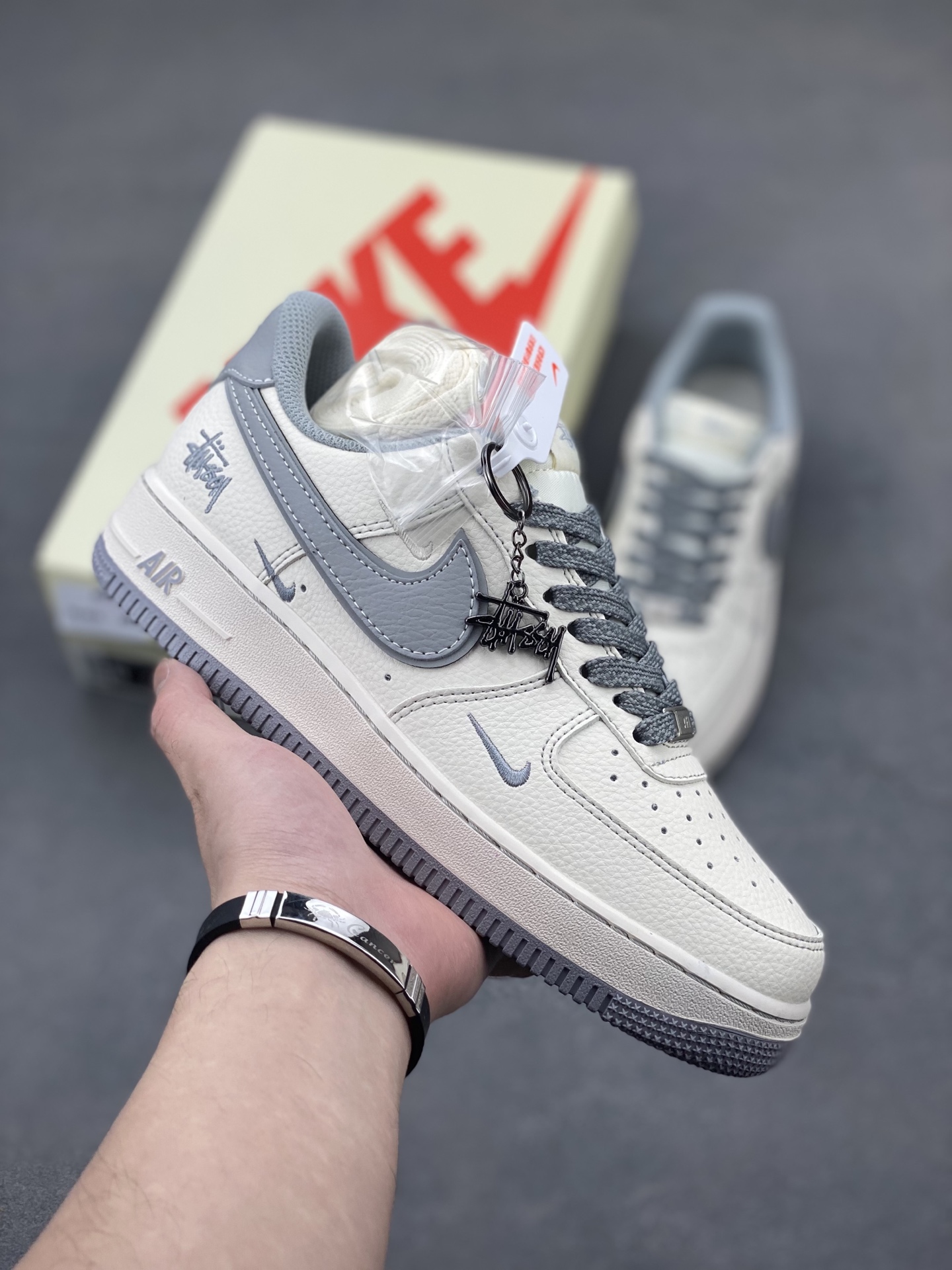 Nike Air Force 1 '07 Low Stussy Fossil Stone Sneakers 2 i1746993614395 5565 0 0