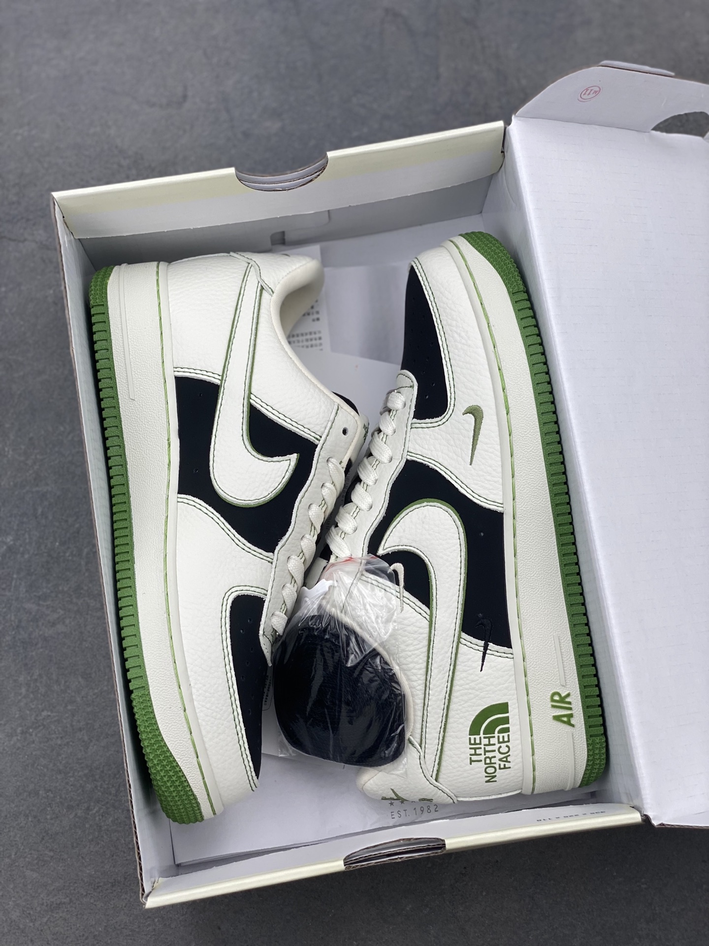 Nike Air Force 1 '07 Low The North Face Edition Sneakers 10 i1746993744733 2630 0 8