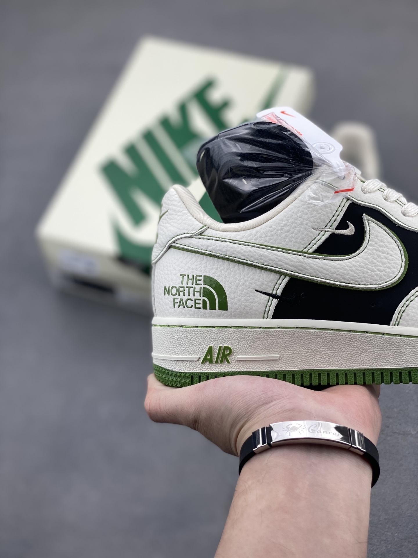 Nike Air Force 1 '07 Low The North Face Edition Sneakers 6 i1746993744753 558 0 4