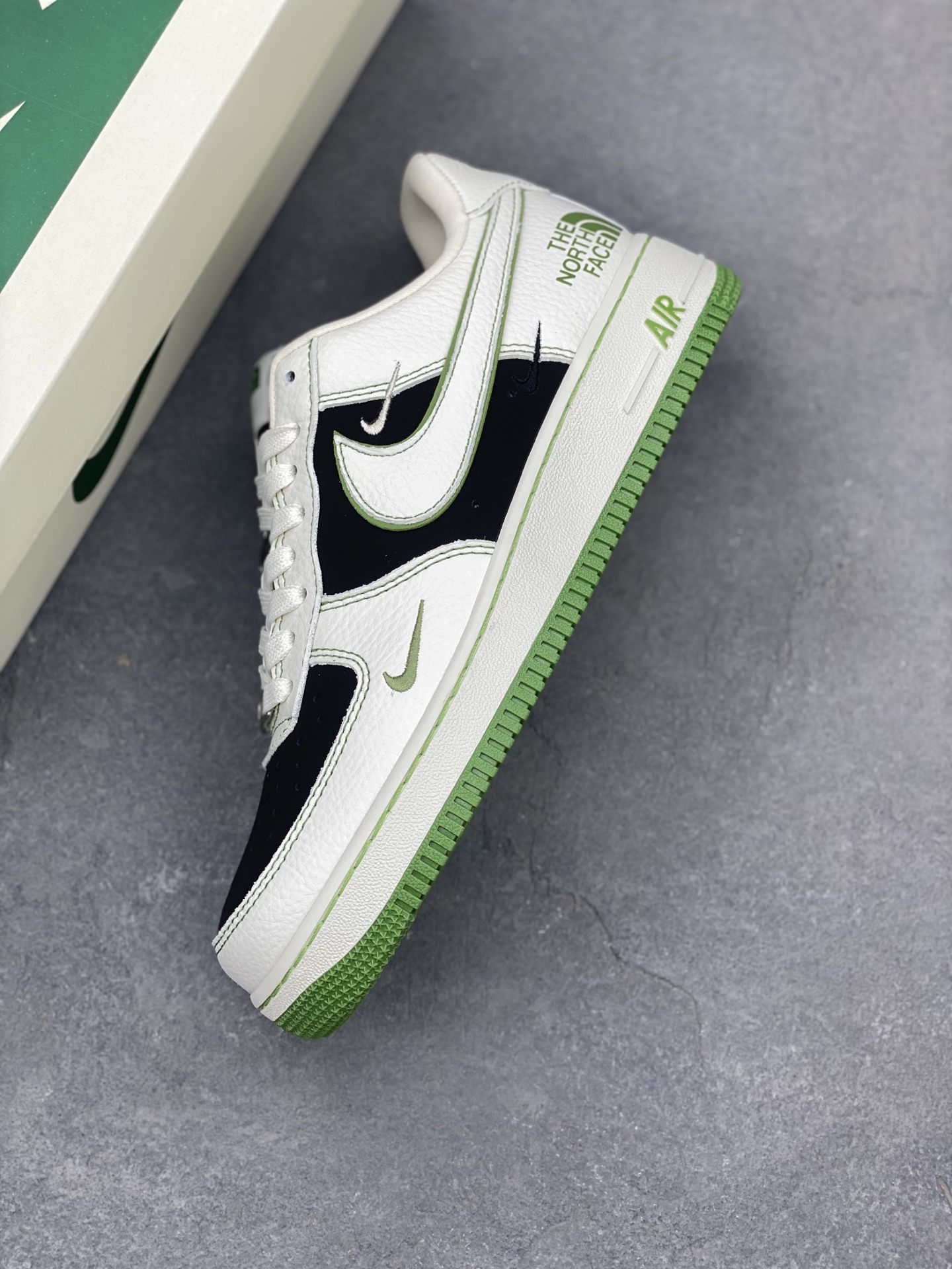 Nike Air Force 1 '07 Low The North Face Edition Sneakers 8 i1746993750910 9078 0 6