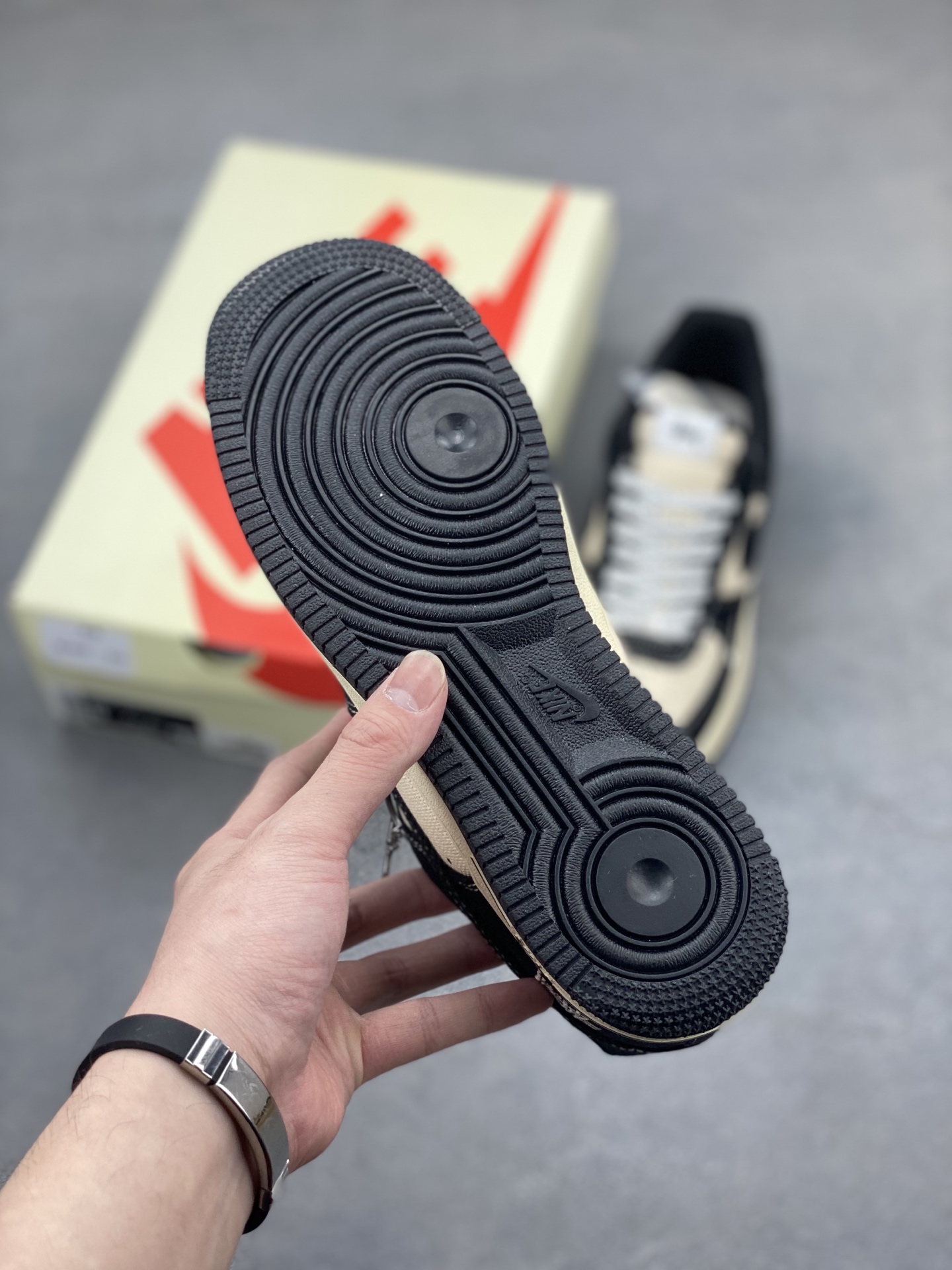 Nike Air Force 1 '07 Low Black/Cream Limited Edition Sneakers 7 i1746993804875 7296 0 5
