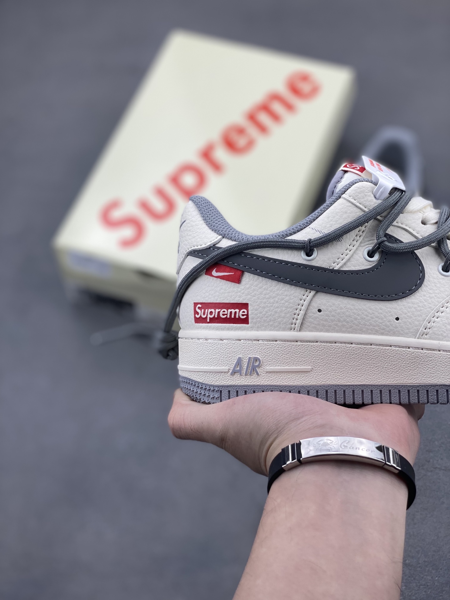 Nike Air Force 1 '07 Low Supreme Sneakers - Limited Edition - DM6868-071 6 i1746993850286 7357 0 4