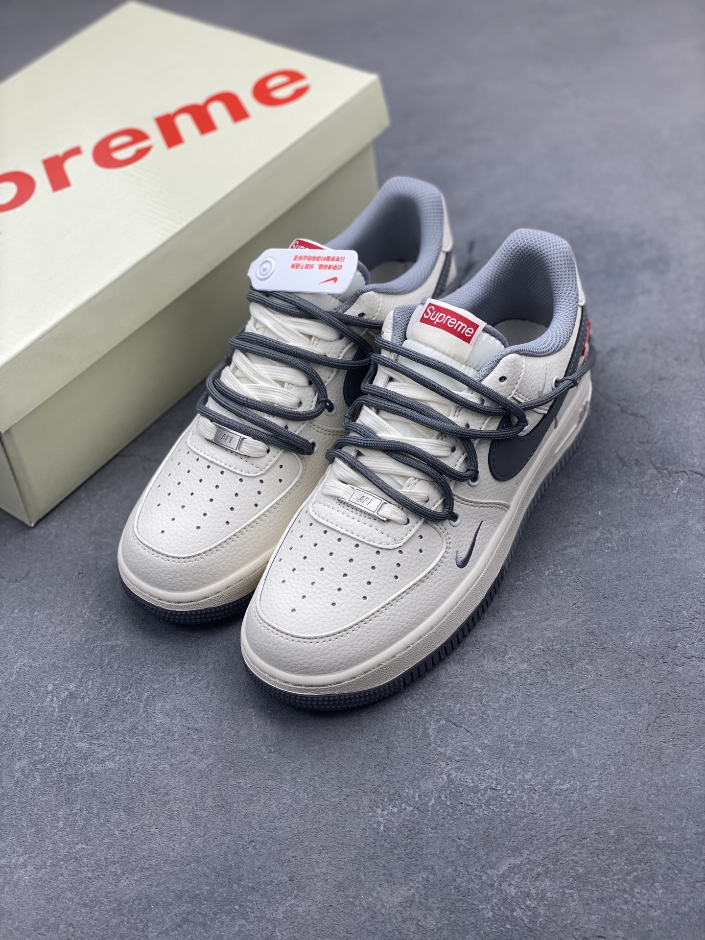 Nike Air Force 1 '07 Low Supreme Sneakers - Limited Edition - DM6868-071 9 i1746993855163 530 0 7
