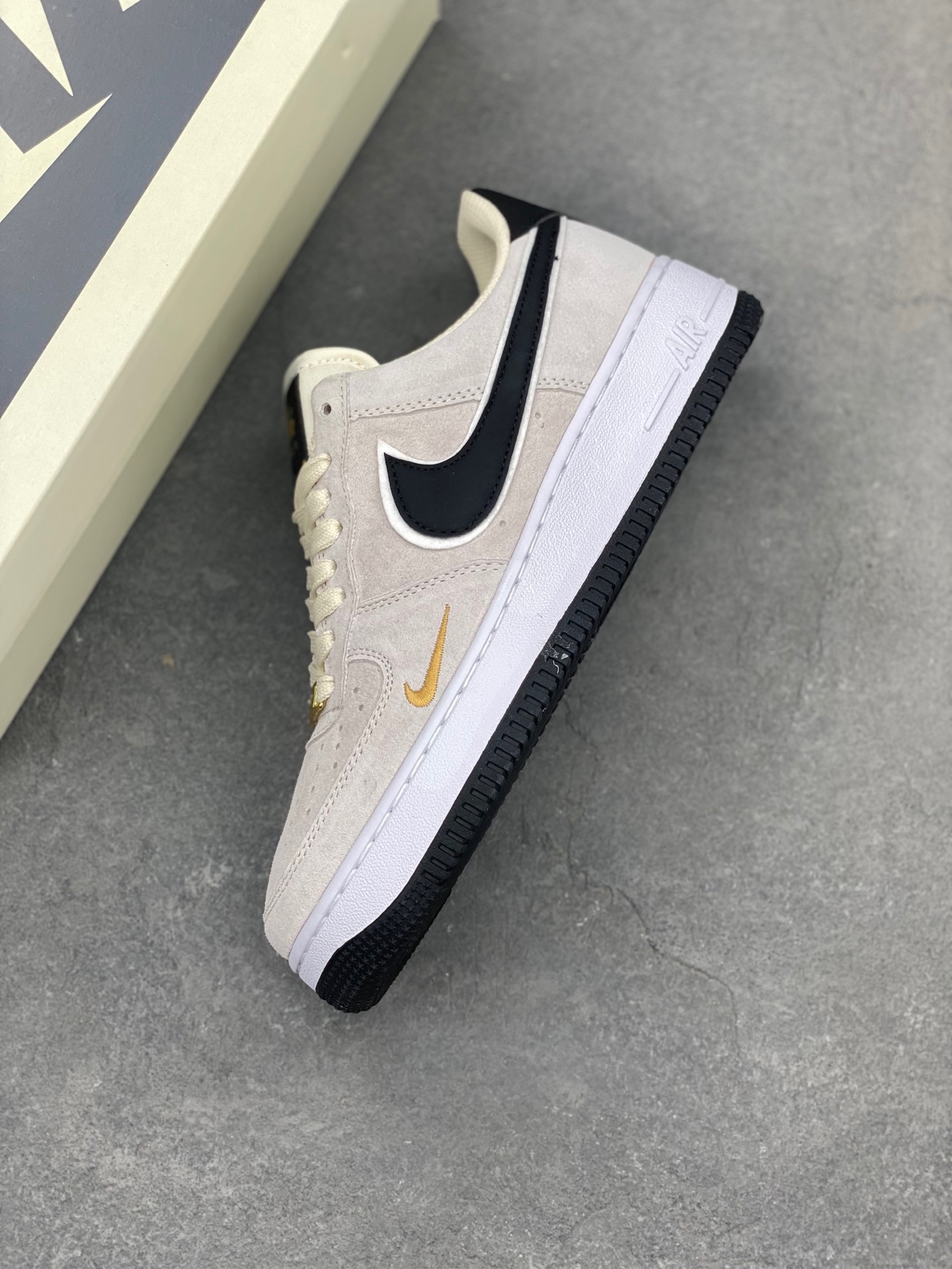 Nike Air Force 1 Low DQ6628-211, Suede Upper, Honeycomb Cushioning, Original Box 8 i1746994018705 3554