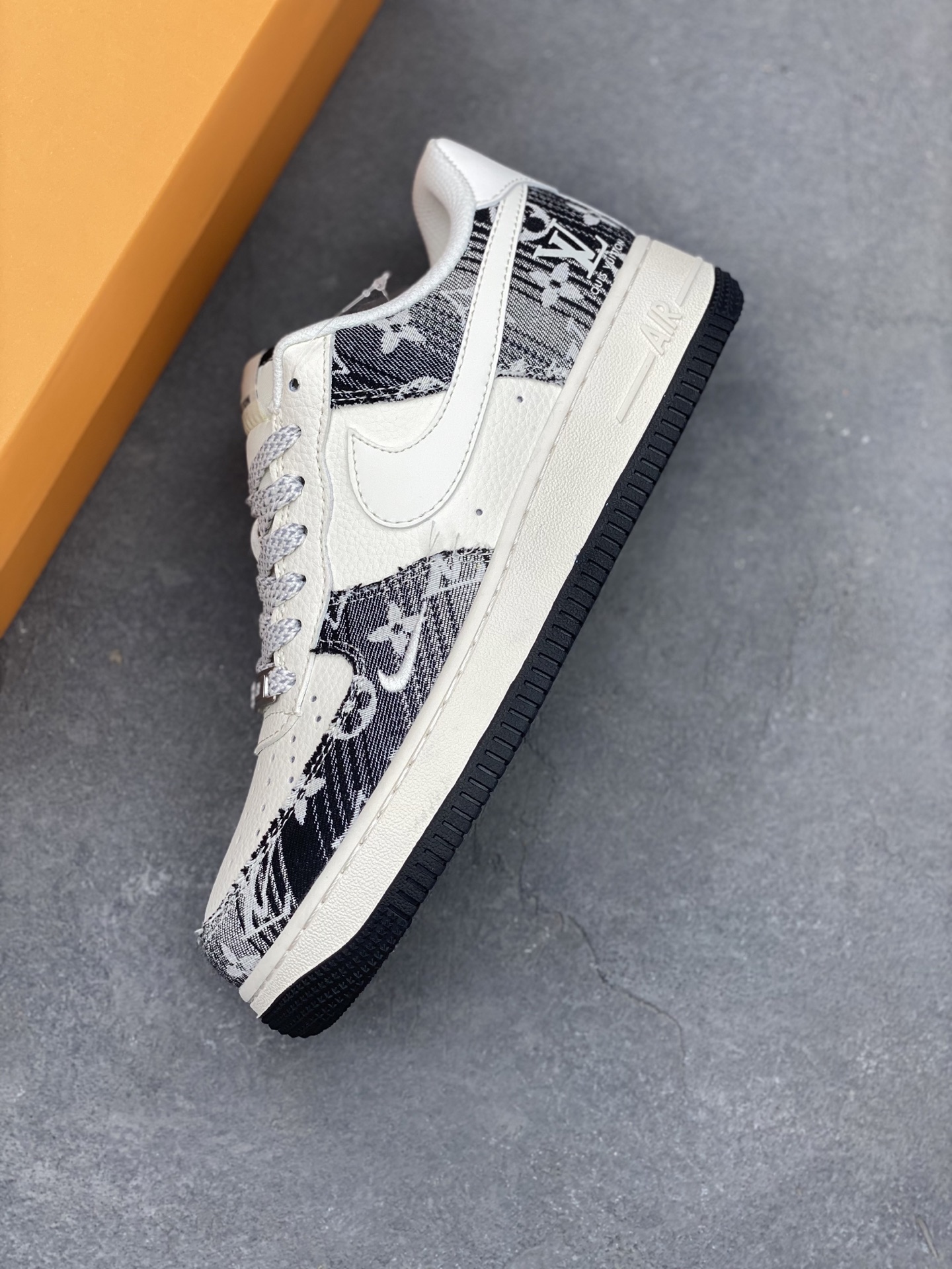 Nike Air Force 1 '07 Low Sneakers - Limited Edition Designer Collaboration 8 i1747071217667 8401 0 6