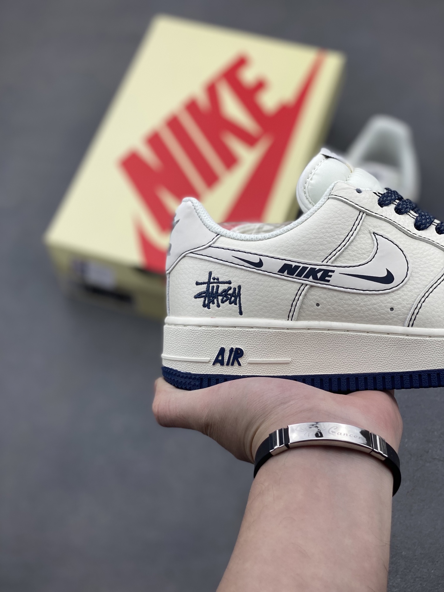 Nike Air Force 1 '07 Low Sneakers - Cream/Navy, Limited Edition 6 i1747071438835 1065 0 4