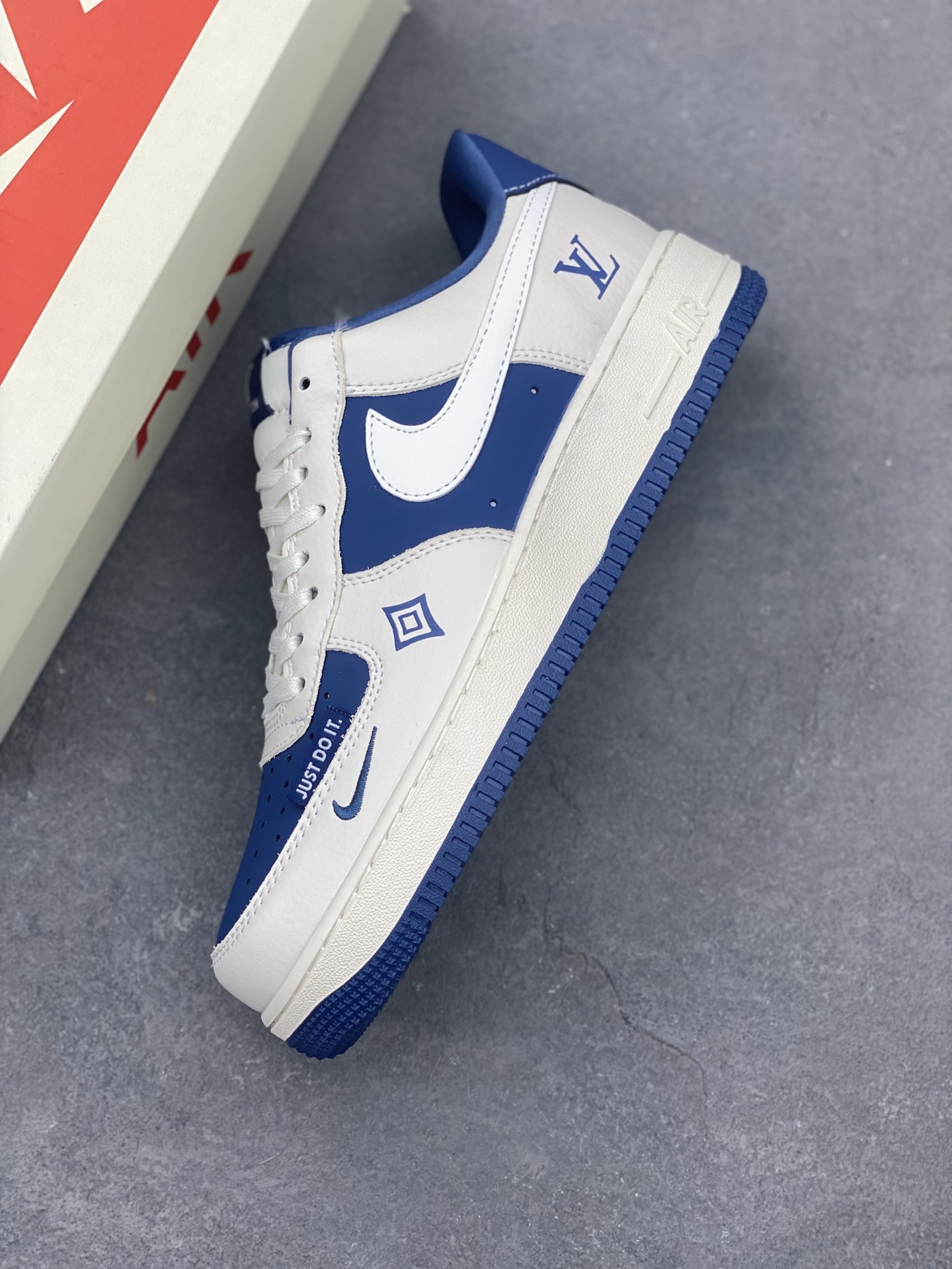 Nike Air Force 1 '07 Low Louis Vuitton Custom Sneakers - Limited Edition 8 i1747172046814 8961 0 6