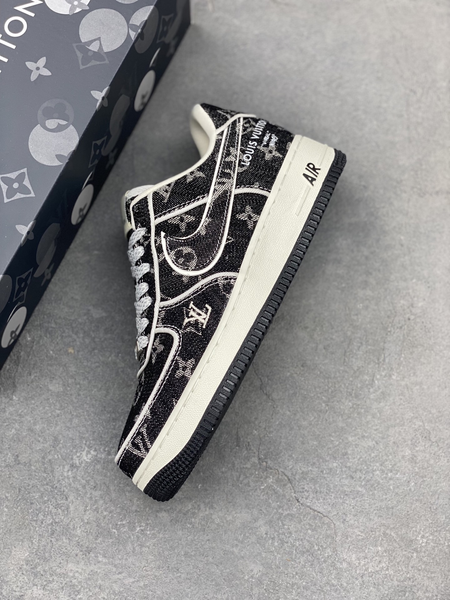 Nike Air Force 1 Low Louis Vuitton Custom Sneakers - Limited Edition 8 i1747246276999 8875 0 6