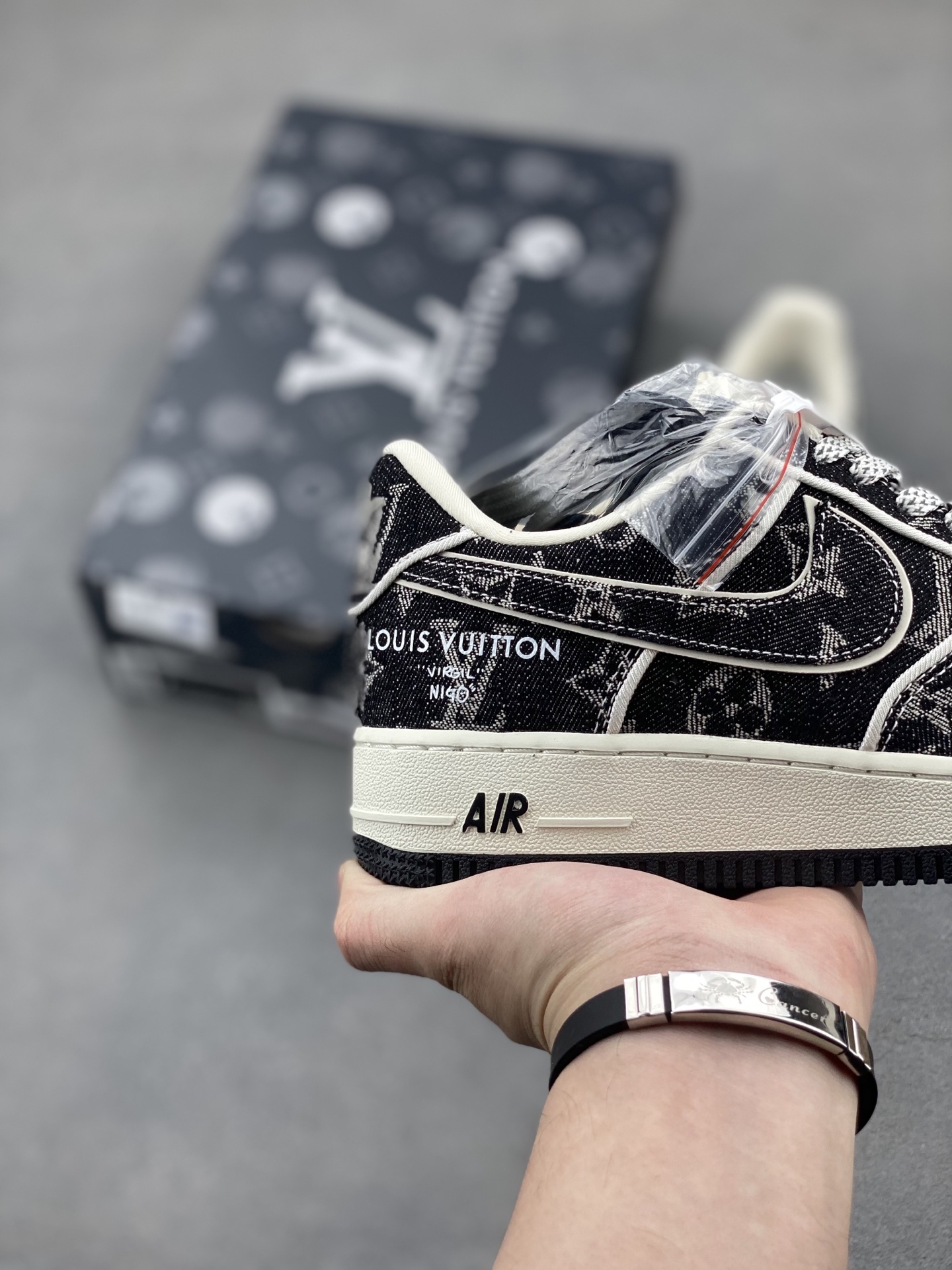 Nike Air Force 1 Low Louis Vuitton Custom Sneakers - Limited Edition 6 i1747246277067 1318 0 4