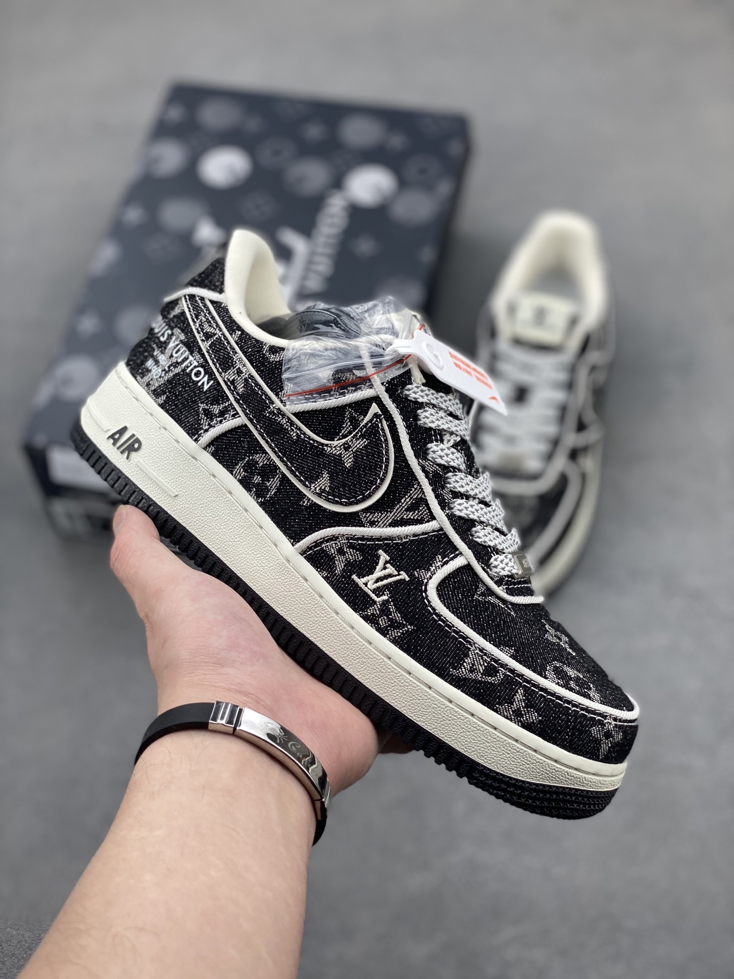Nike Air Force 1 Low Louis Vuitton Custom Sneakers - Limited Edition 2 i1747246282104 7586 0 0