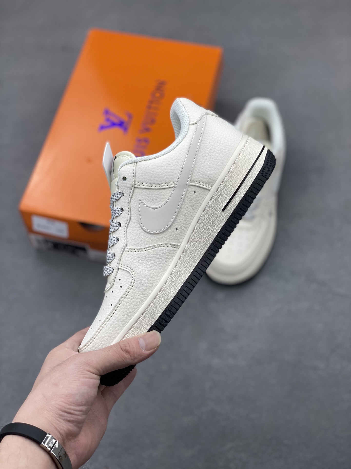 Nike Air Force 1 Low Louis Vuitton Custom Sneakers Limited Edition 4 i1747246523978 8611 0 2