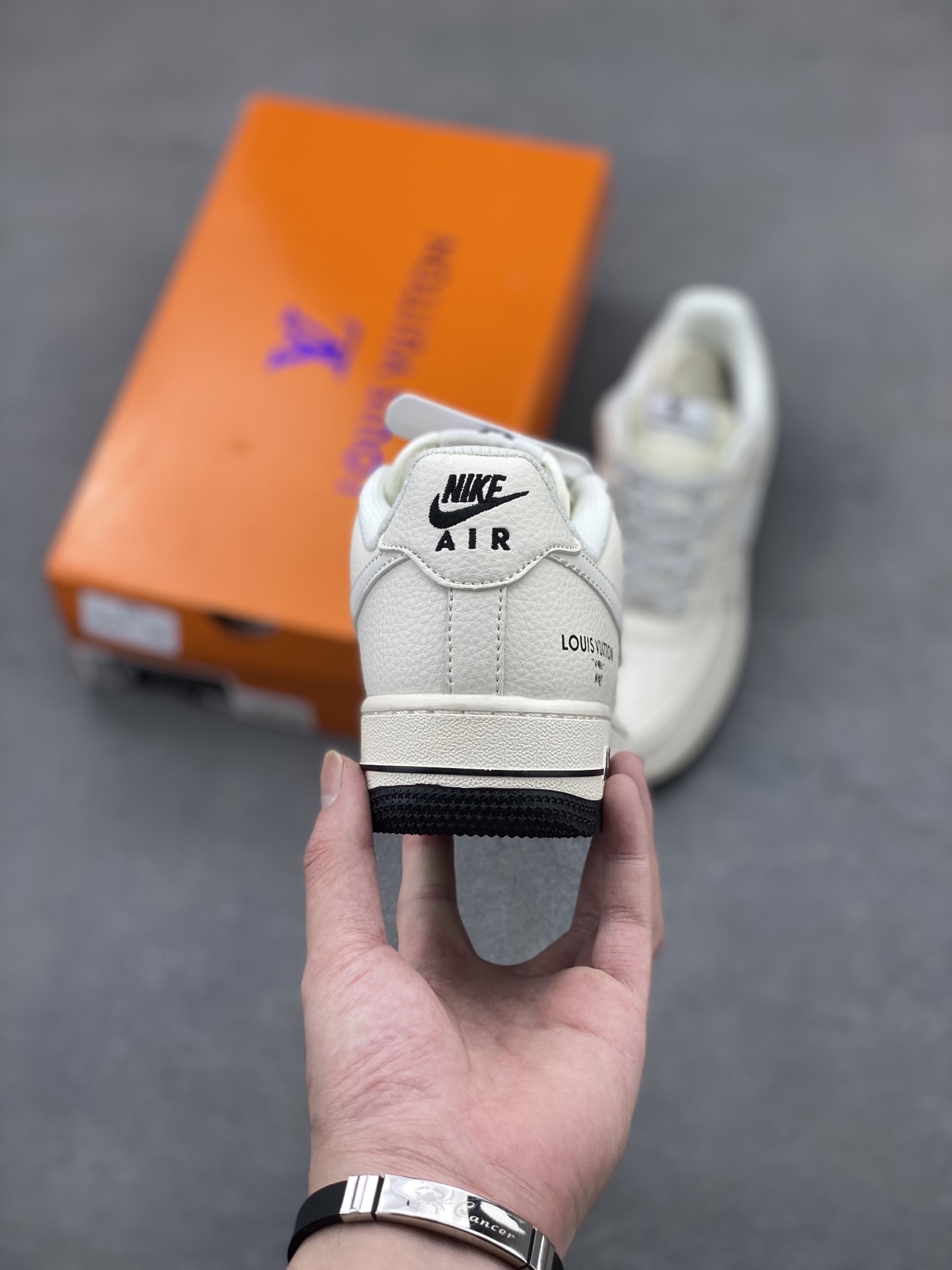Nike Air Force 1 Low Louis Vuitton Custom Sneakers Limited Edition 5 i1747246524066 6063 0 3