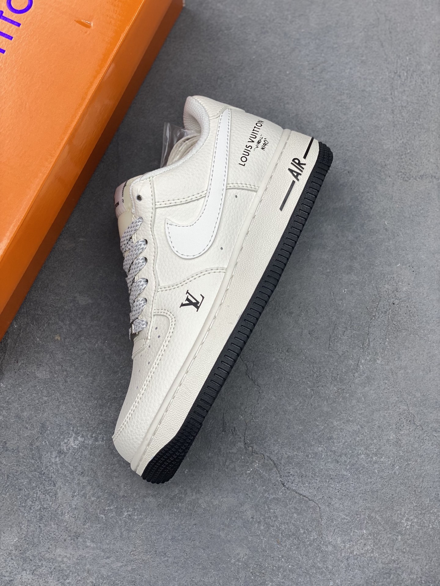Nike Air Force 1 Low Louis Vuitton Custom Sneakers Limited Edition 8 i1747246535200 271 0 6