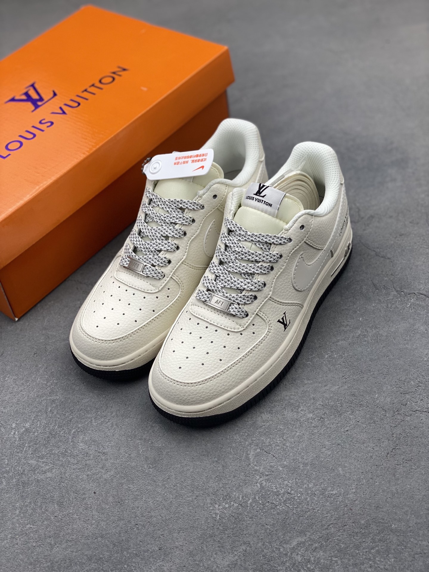 Nike Air Force 1 Low Louis Vuitton Custom Sneakers Limited Edition 9 i1747246535218 4223 0 7