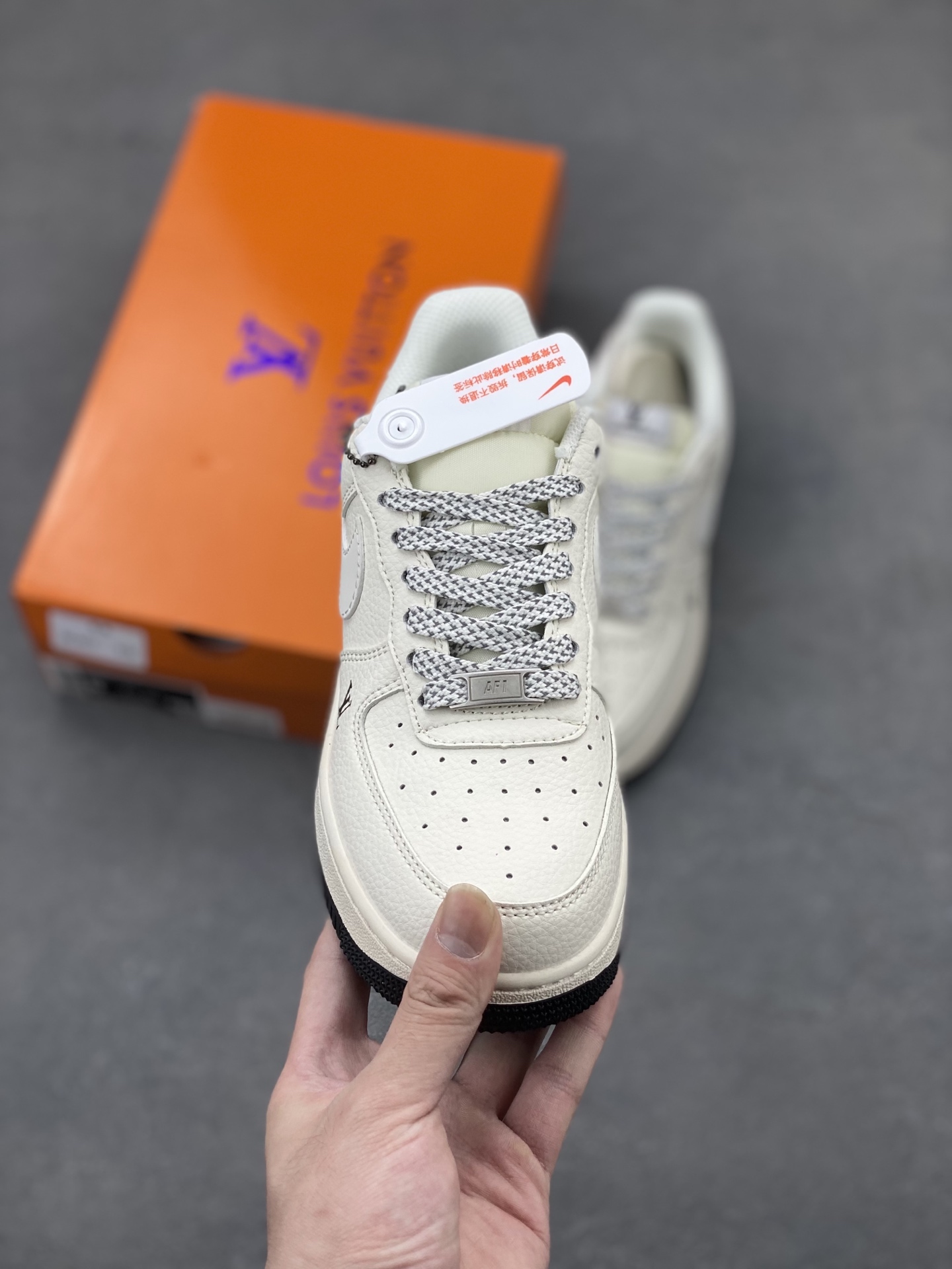 Nike Air Force 1 Low Louis Vuitton Custom Sneakers Limited Edition 3 i1747246535525 6954 0 1