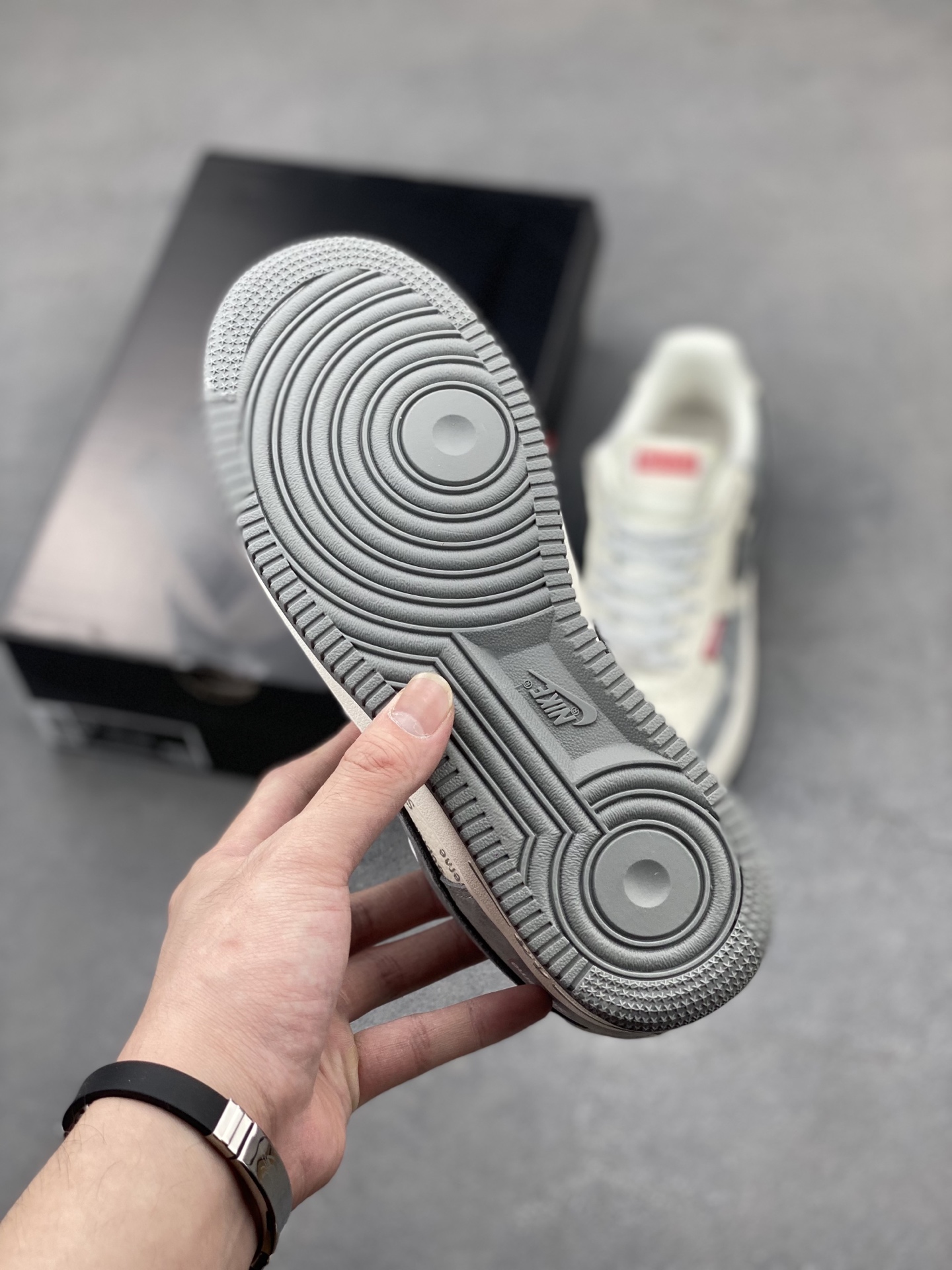 Nike Air Force 1 Low Supreme Sneakers - Classic Style and Comfort 7 i1747246817517 5106 0 5