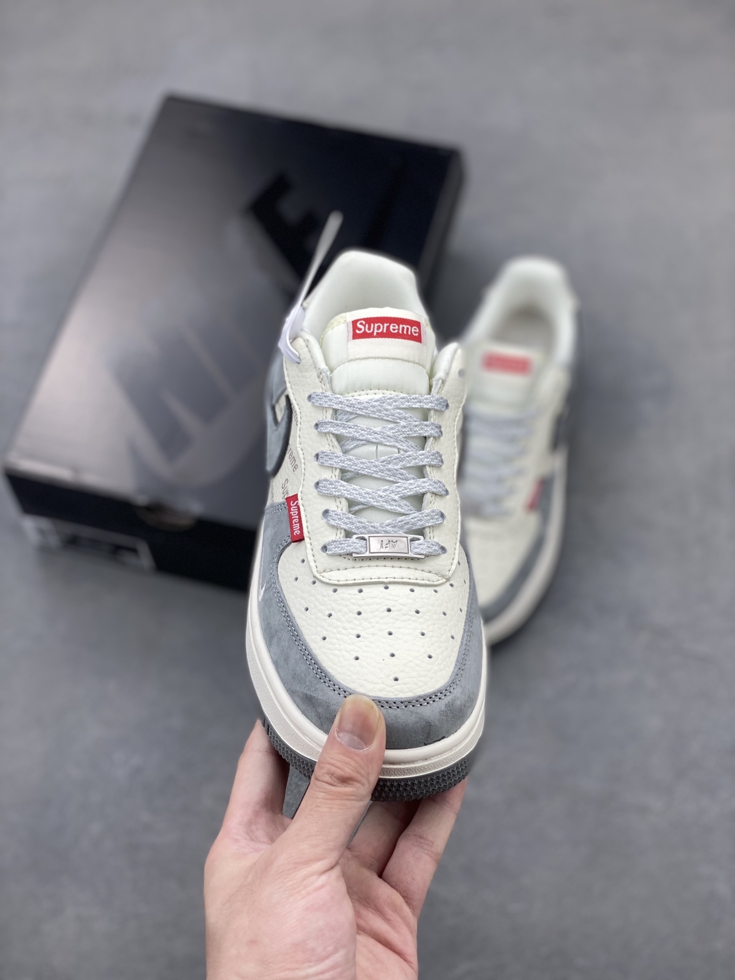 Nike Air Force 1 Low Supreme Sneakers - Classic Style and Comfort 3 i1747246817792 506 0 1
