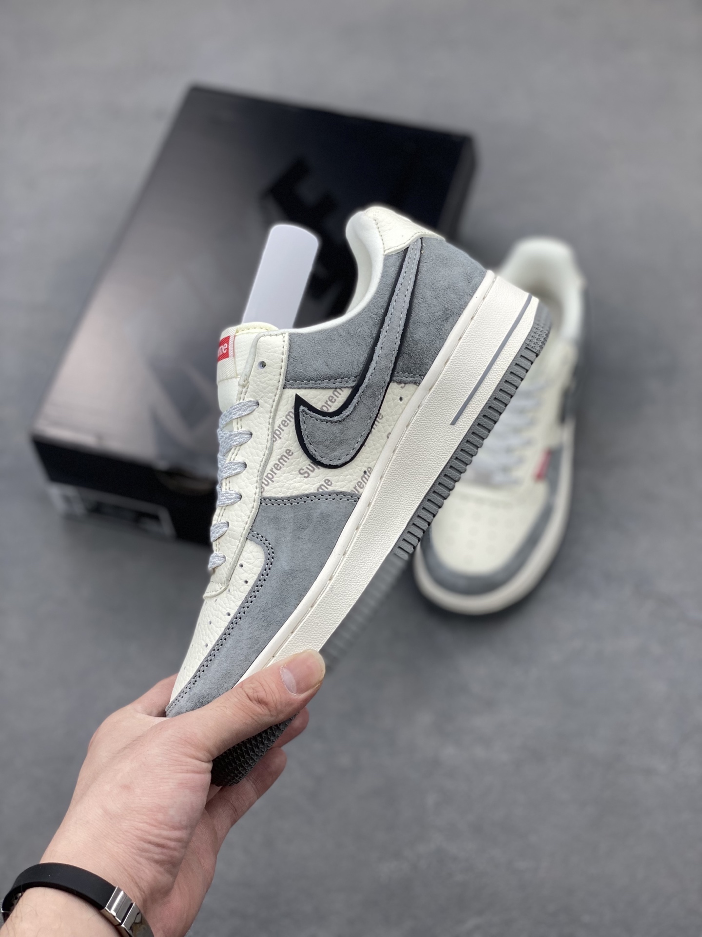 Nike Air Force 1 Low Supreme Sneakers - Classic Style and Comfort 4 i1747246817842 4372 0 2