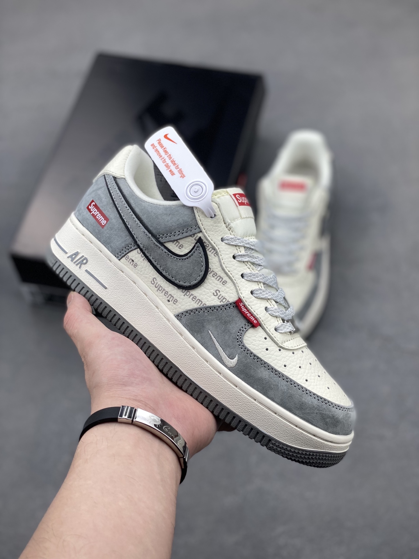 Nike Air Force 1 Low Supreme Sneakers - Classic Style and Comfort 2 i1747246838143 3964 0 0