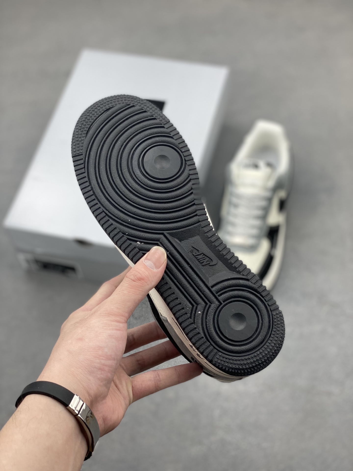 Nike Air Force 1 Low 'The North Face' Black White Grey Sneakers 7 i1747247356863 909 0 5