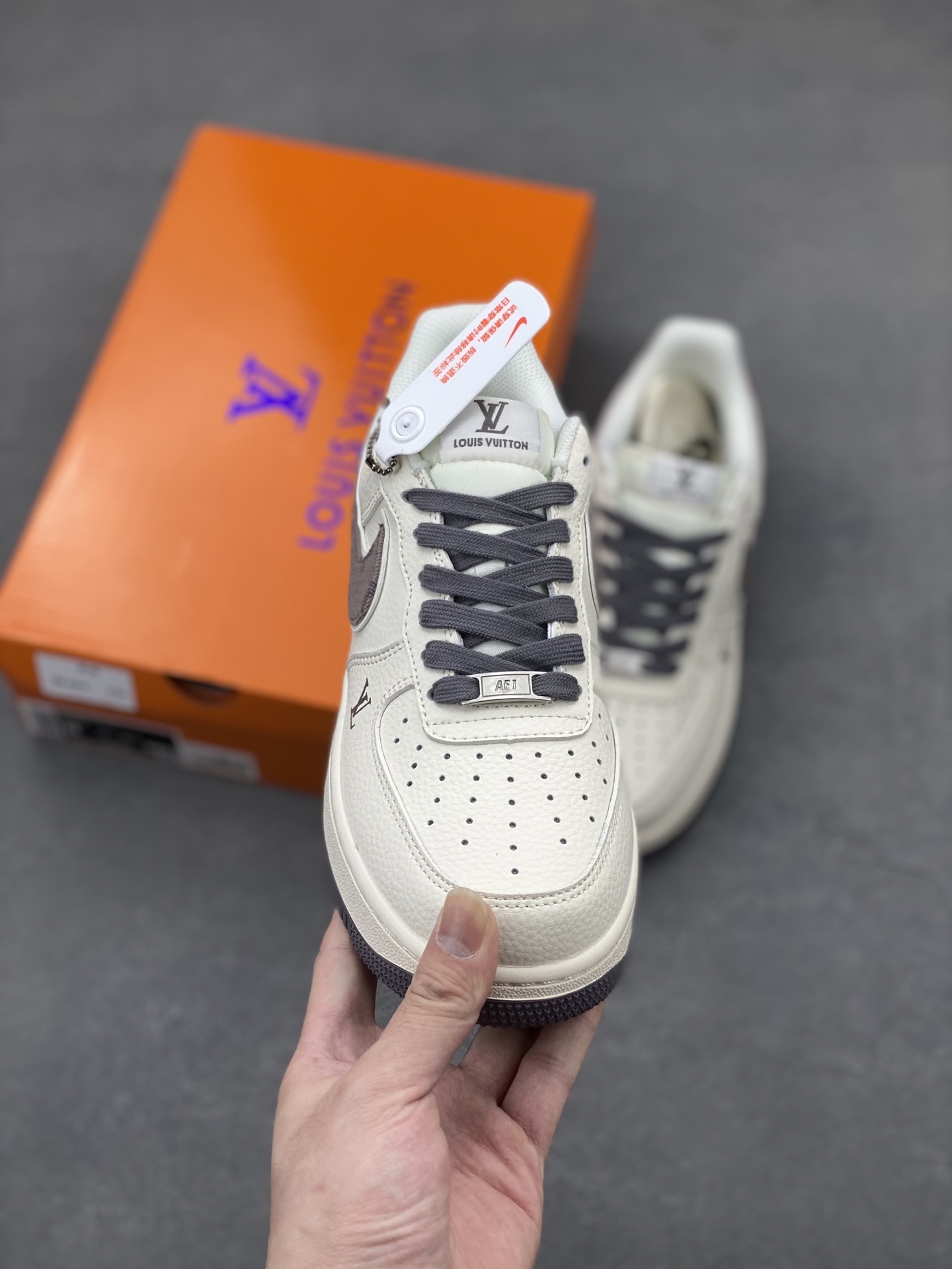 Nike Air Force 1 Low Louis Vuitton Custom Sneakers Limited Edition 3 i1747337009971 5203 0 1