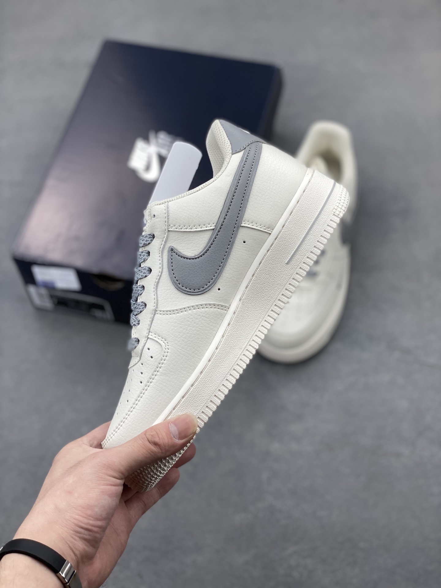 Nike Air Force 1 '07 Low Sneakers - Limited Edition, Premium Comfort 4 i1747337102977 200 0 2