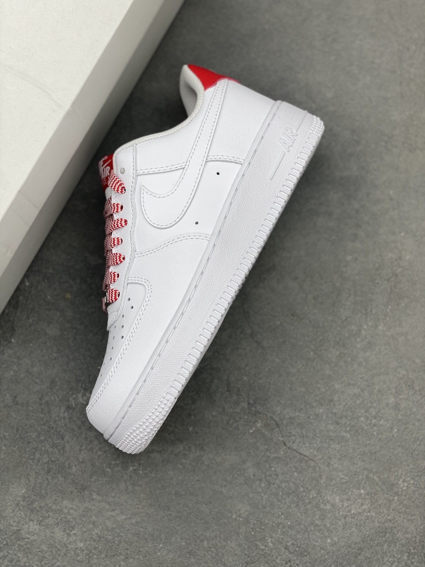 Nike Air Force 1 '07 Low White/Red Limited Edition Athletic Shoes 8 i1747337233404 5116 0 6