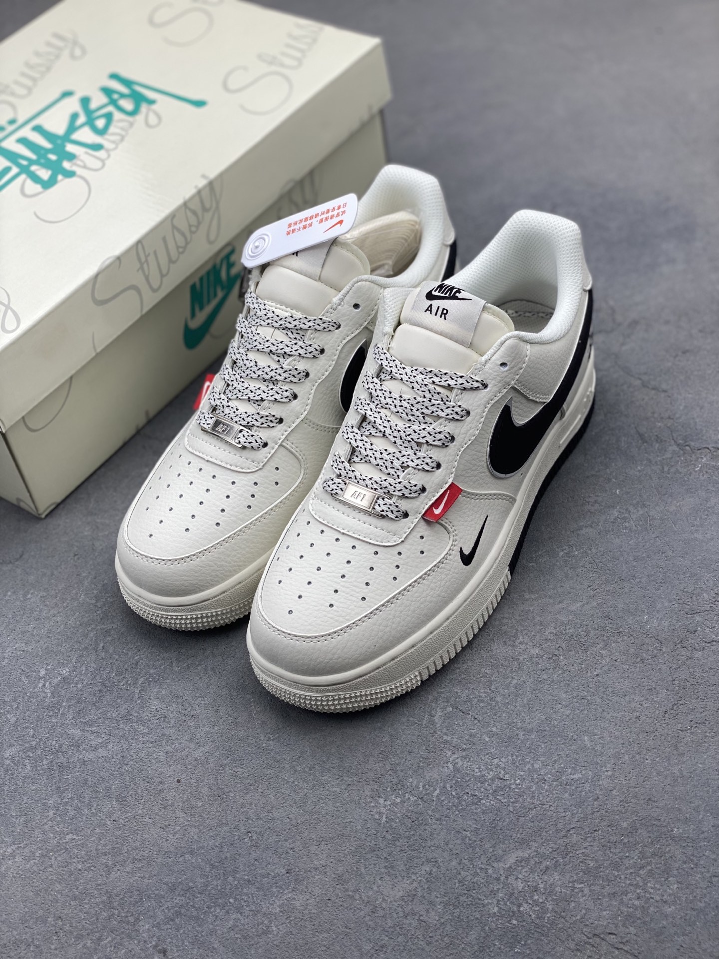 Nike Air Force 1 '07 Low Stüssy Fossil Sneakers 9 i1747337289910 8395 0 7