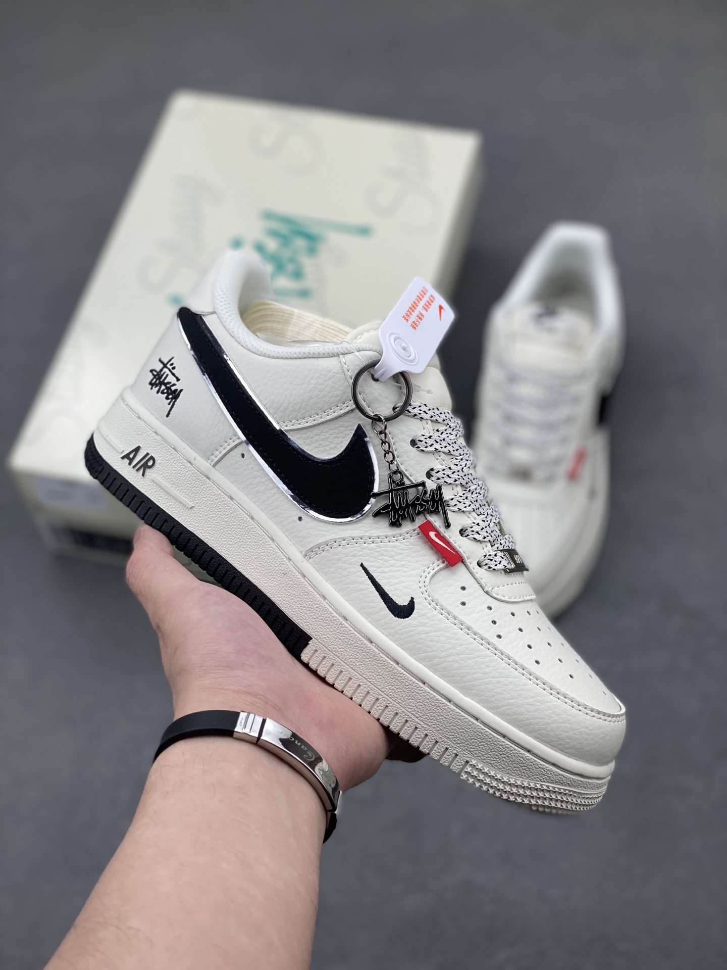 Nike Air Force 1 '07 Low Stüssy Fossil Sneakers 2 i1747337290283 7032 0 0